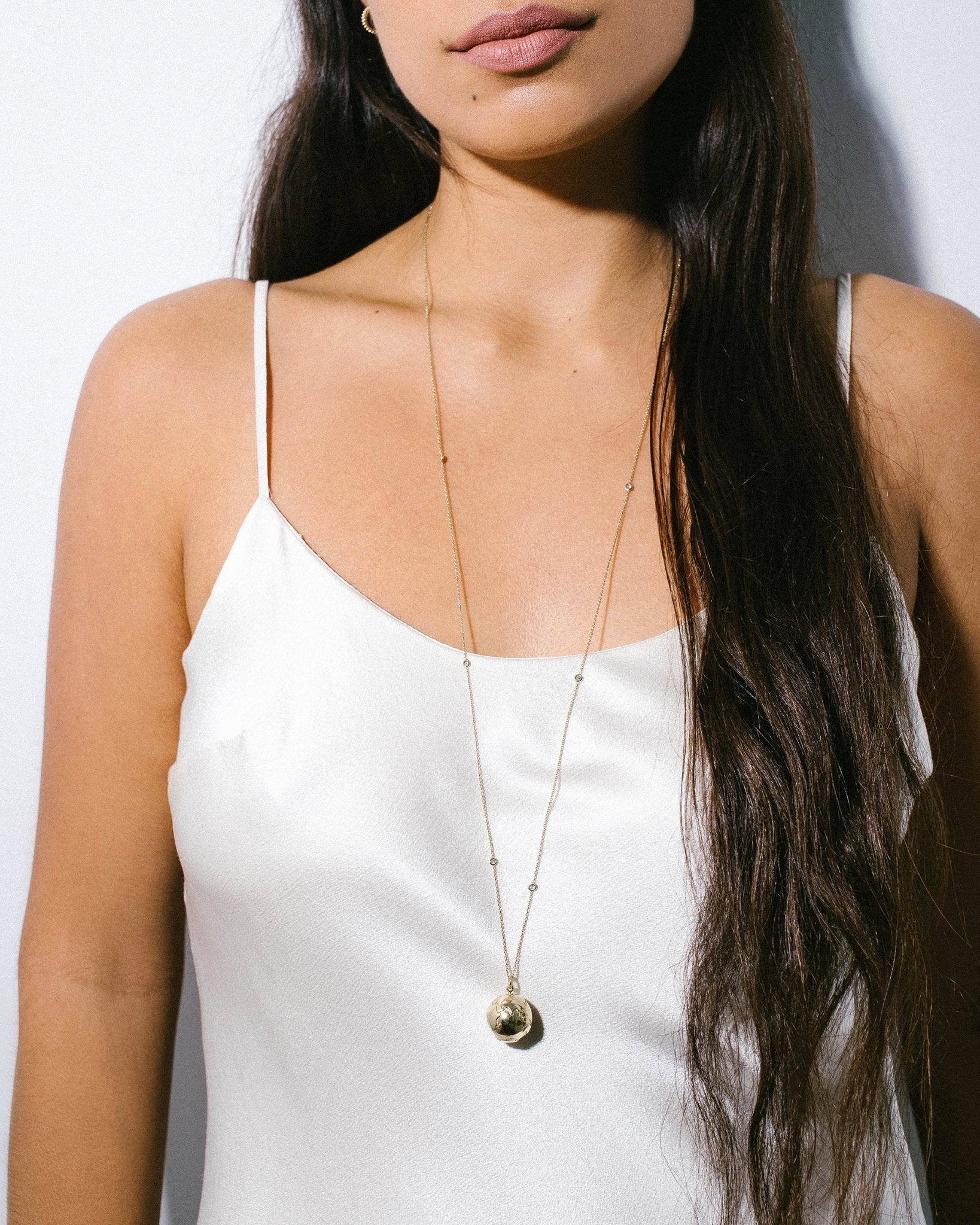 10K Gold Chain with Six Diamonds - 32" Length - Peridot Fine Jewelry - Zahava