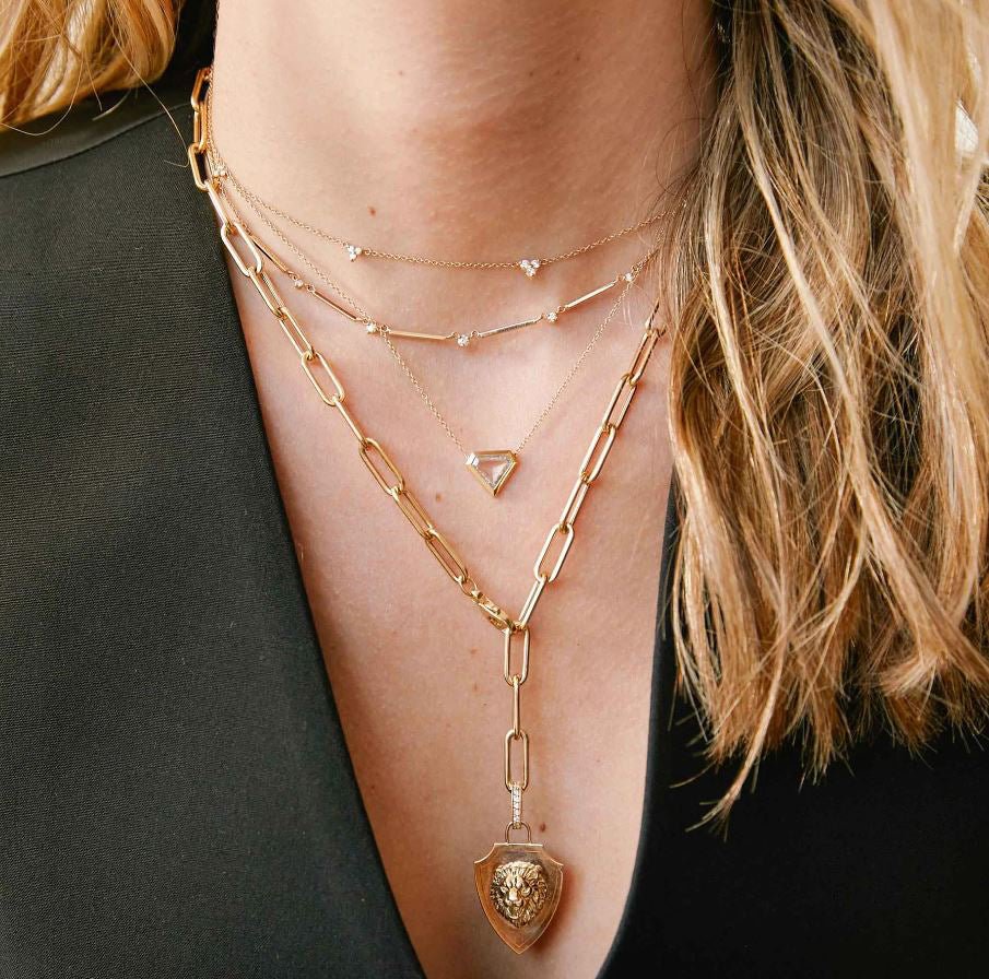 14K Gold Square Bar Necklace with Five Graduated Prong-Set Diamonds - Peridot Fine Jewelry - Zoe Chicco