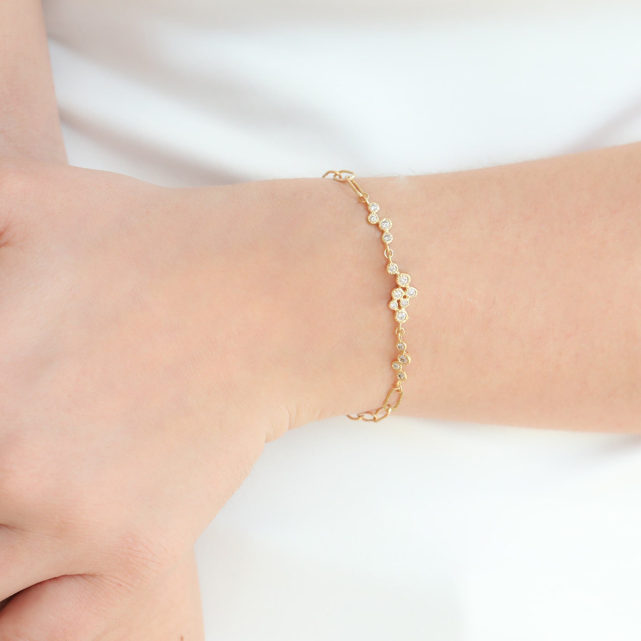 18 Karat Yellow Gold Bubble Chain Bracelet with Three Bezel Set Diamond Clusters - Peridot Fine Jewelry - Yasuko Azuma