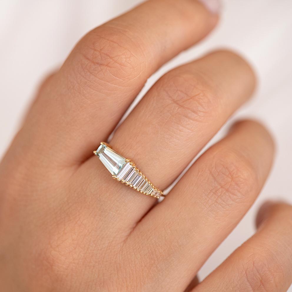 18K Gold Asymmetrical Trapeze Aquamarine & Needle Baguette Diamond Ring - Peridot Fine Jewelry - Artemer