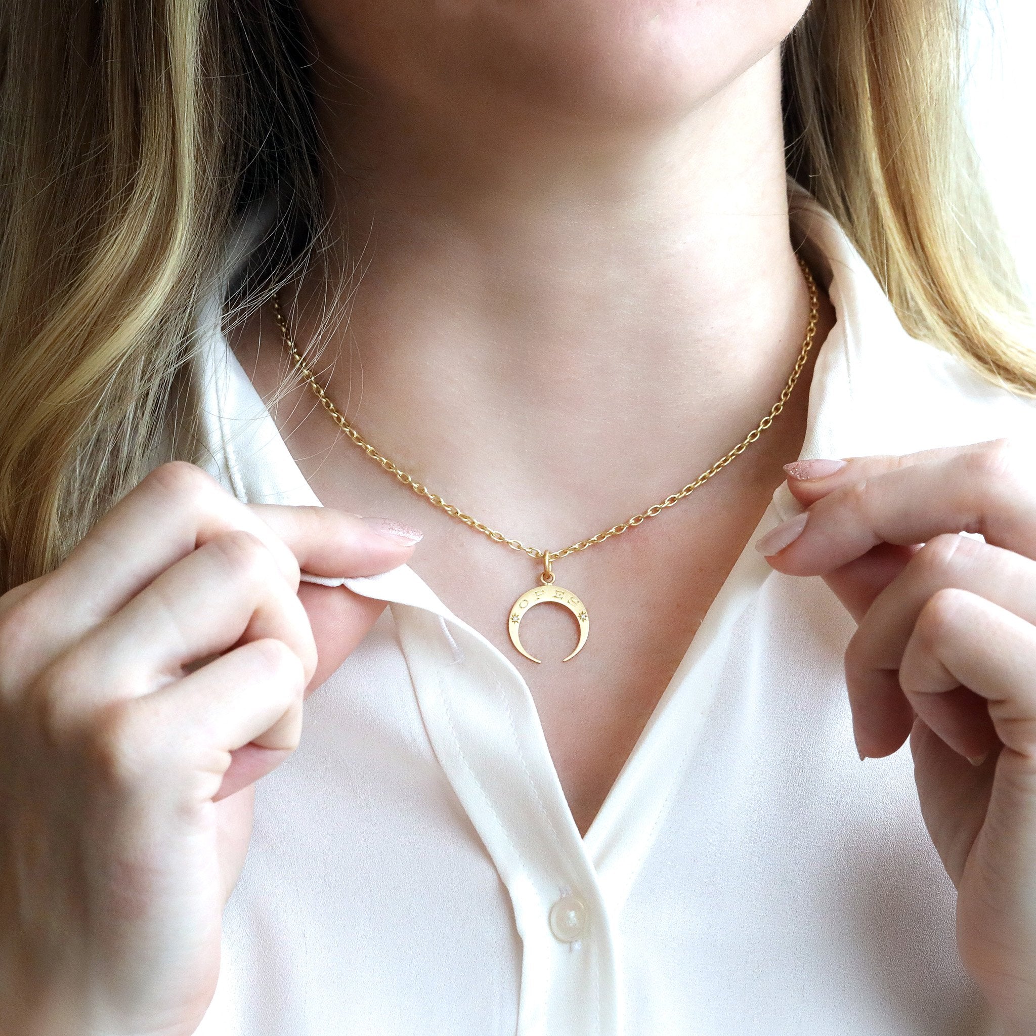 20K Gold Crescent Engraved SPES & OPES Pendant with 4 Star Set Diamonds