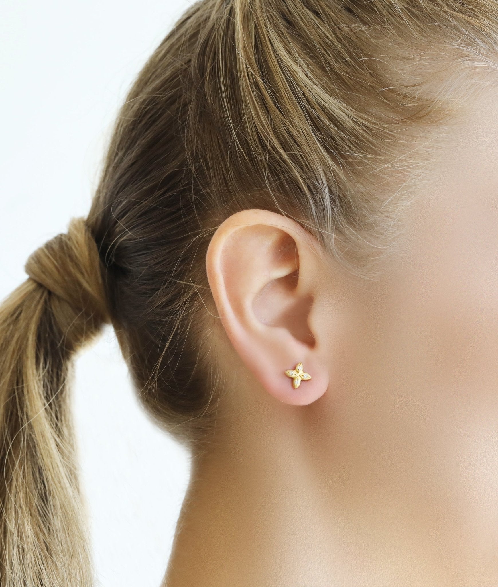 Annie Fensterstock 22K Gold Clover Stud Earrings with Diamonds