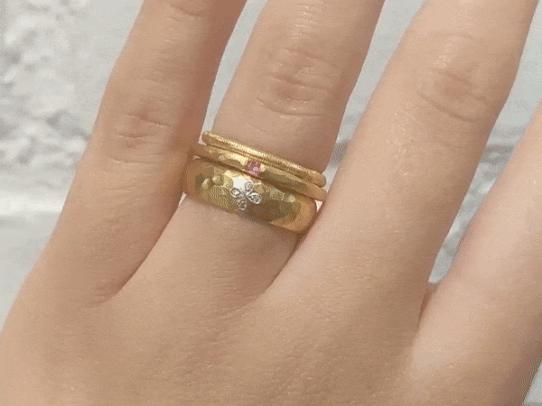 Cathy Waterman 22K Gold Rounded "Etched" Band