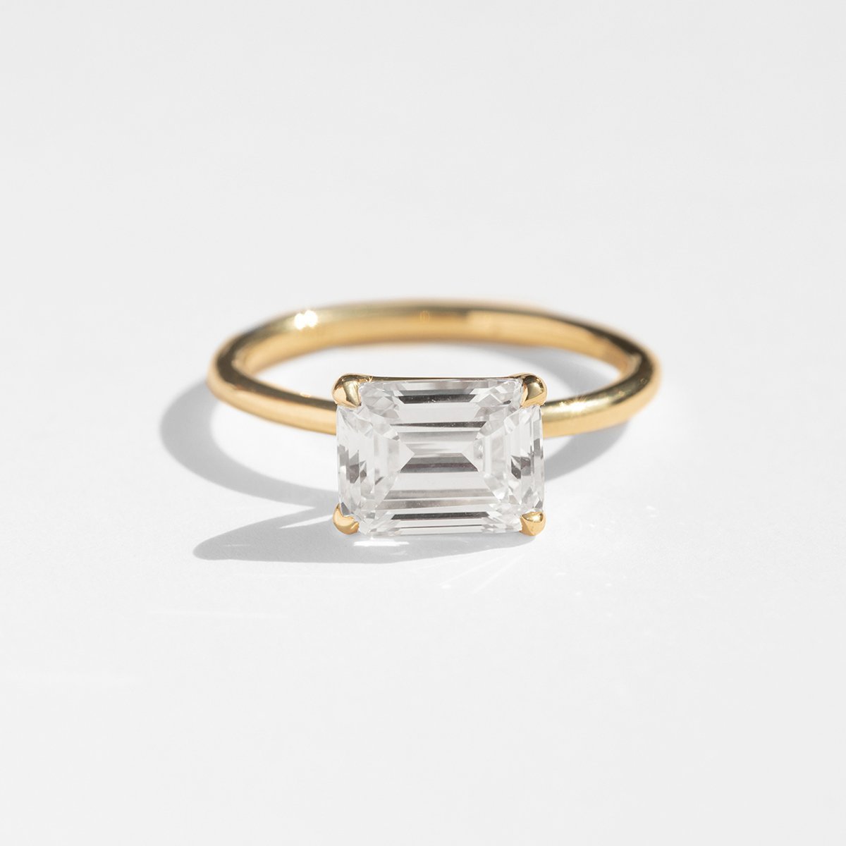 18K Yellow Gold 18K White Gold Platinum 18K Rose Gold Emerald