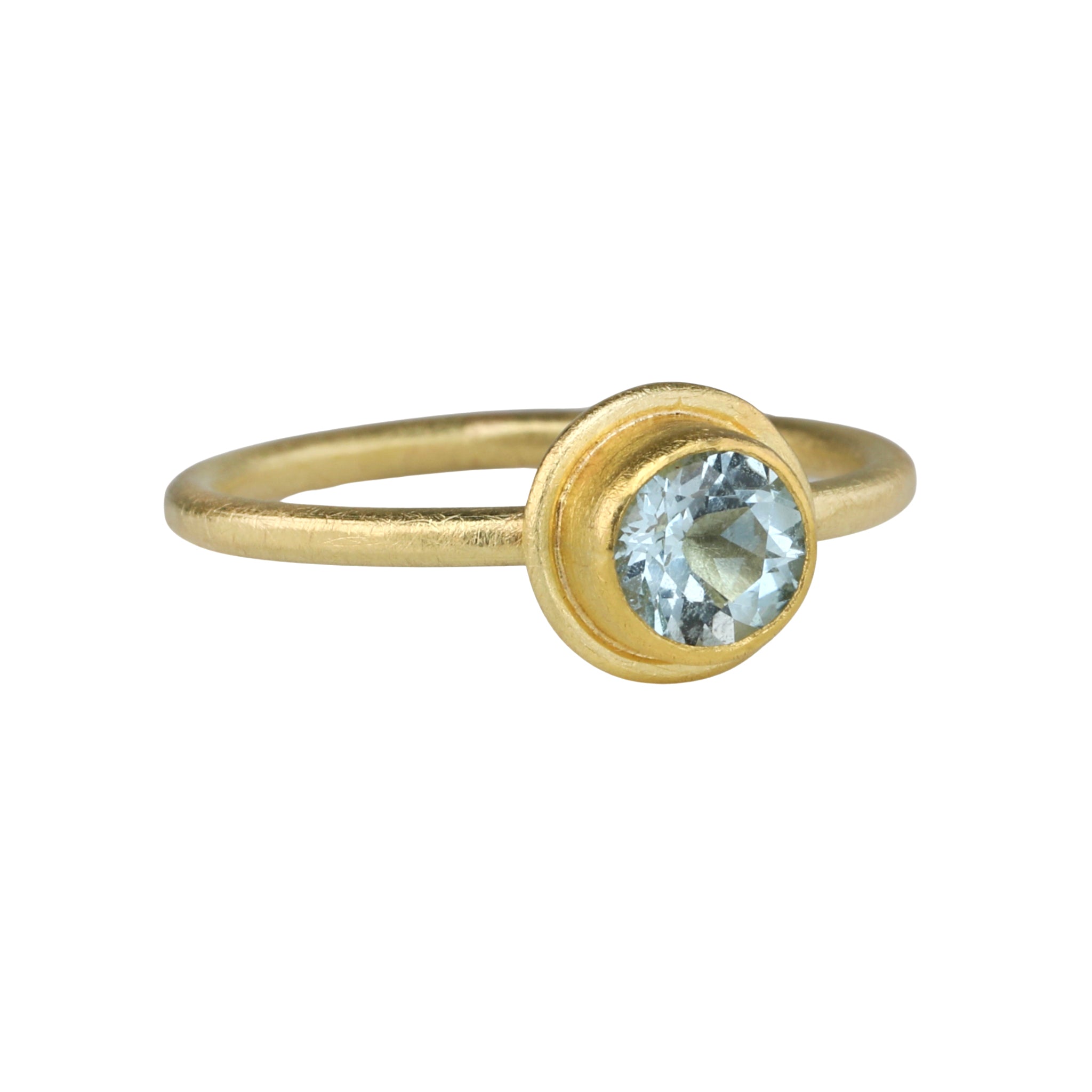 "Frame" Bezel-Set Round Aquamarine Ring - Peridot Fine Jewelry - Petra Class