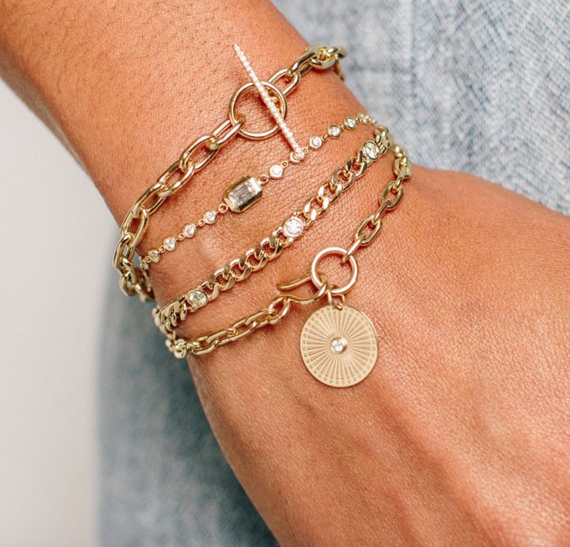 Gold Oval Link Bracelet with "Sunbeam Medallion" Charm