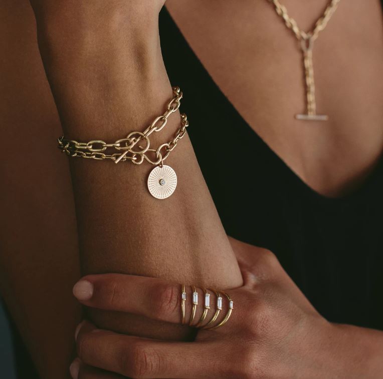 Gold Oval Link Bracelet with "Sunbeam Medallion" Charm