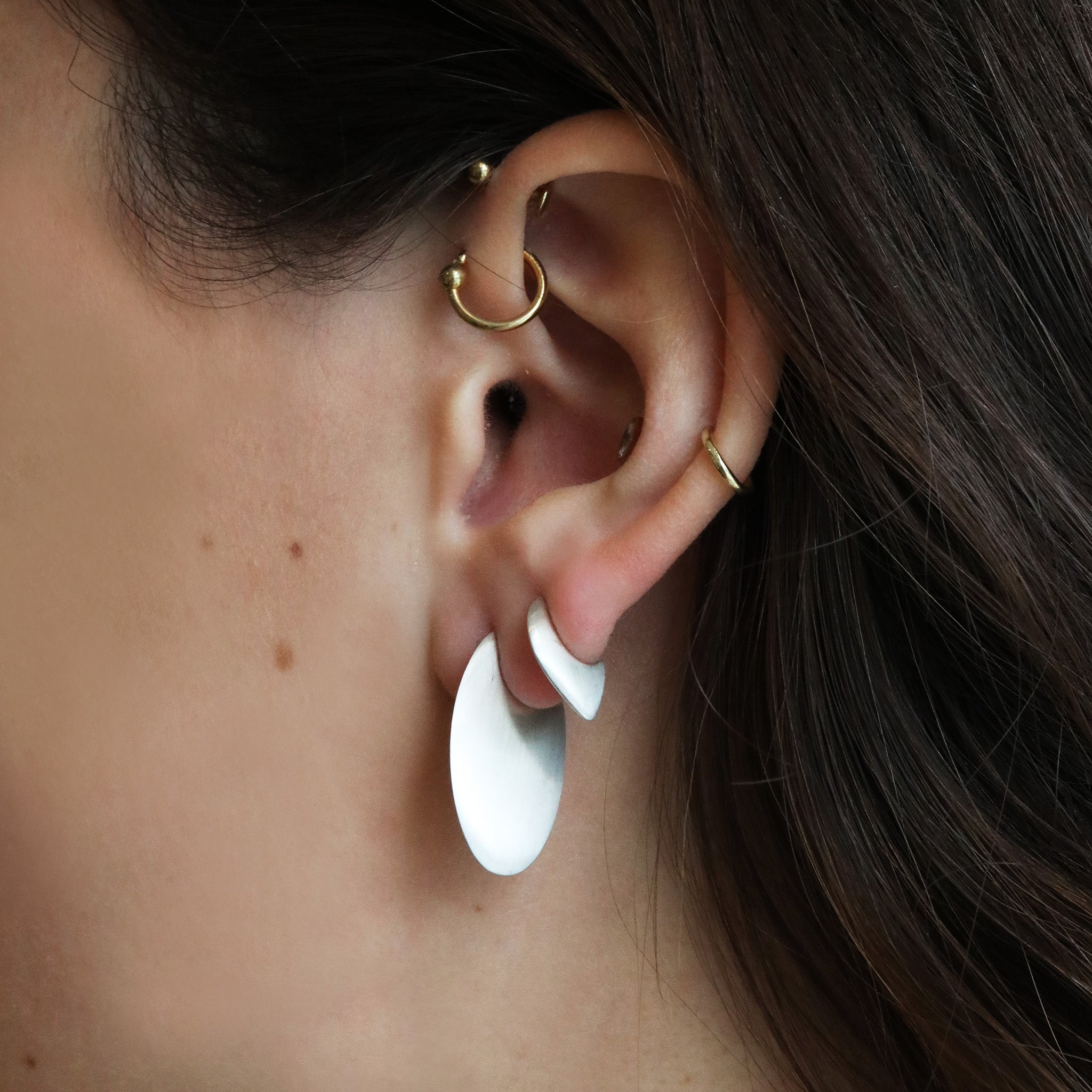 Sterling Silver Elongated Oval Flat Profile "Uhara" Hoop Earrings - Peridot Fine Jewelry - dan-yell