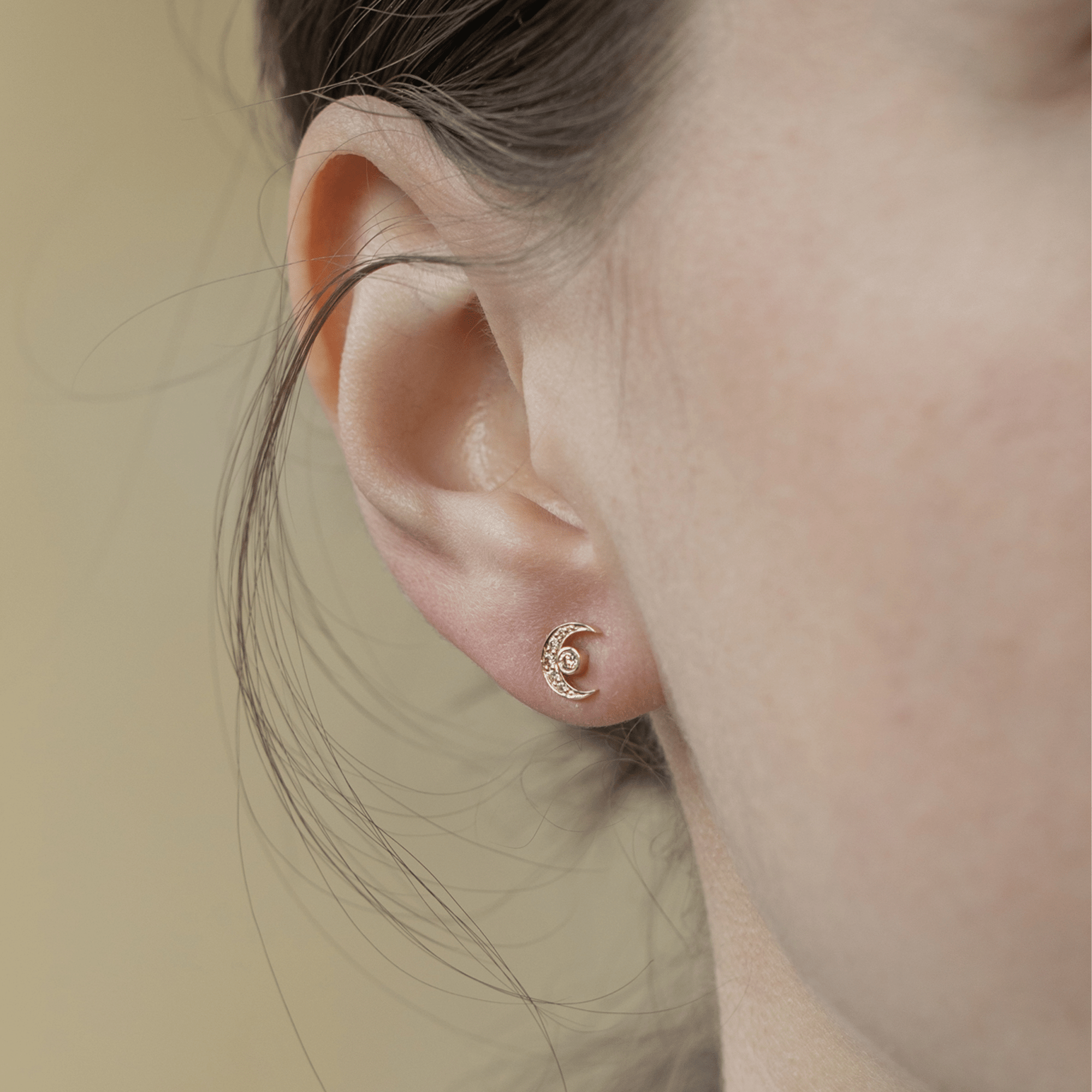 14K &amp; Diamond "Moon and Earth" Stud Earring - Peridot Fine Jewelry - Celine Daoust