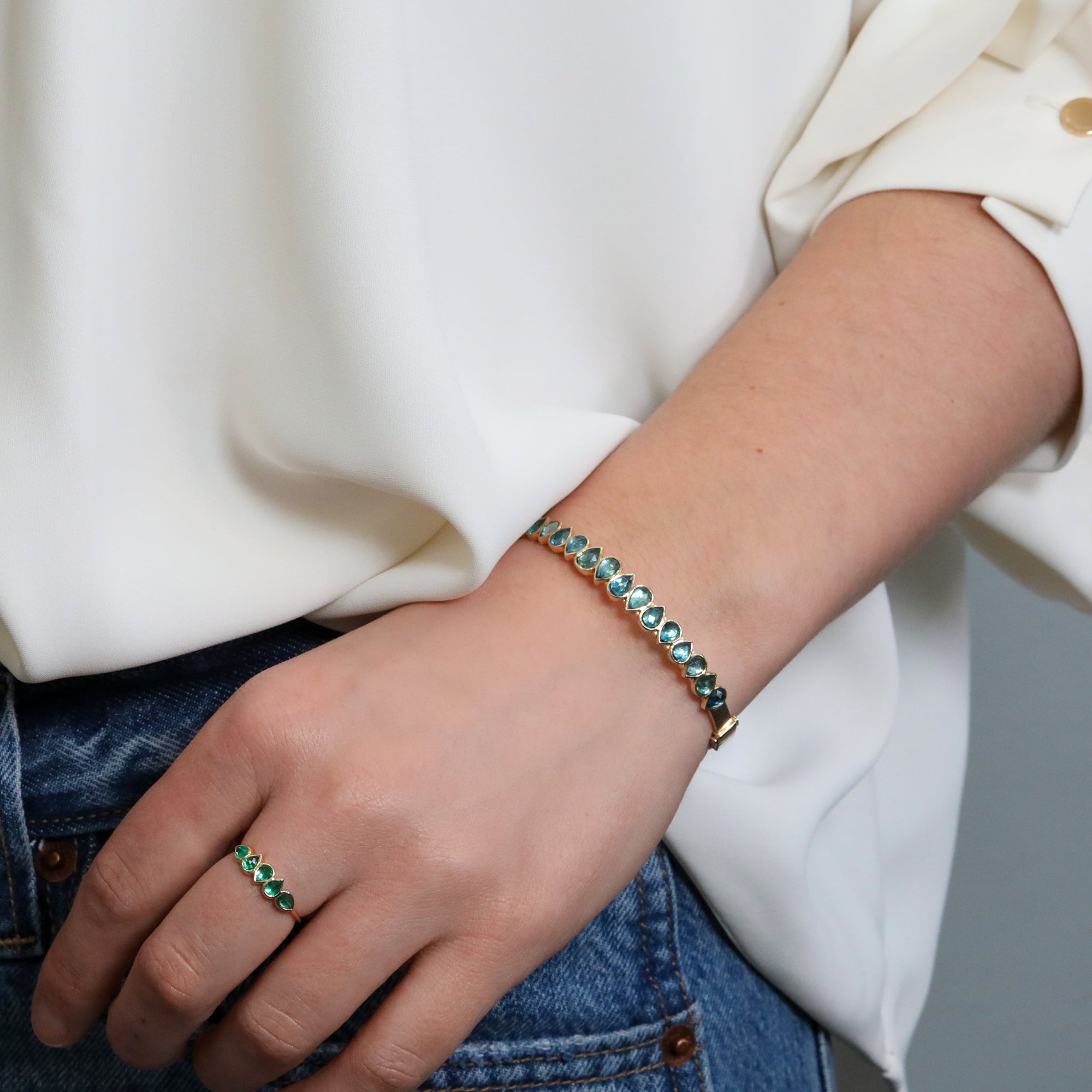 14K & Five Bezel - Set Inverted Emerald Ring - Peridot Fine Jewelry - Celine Daoust