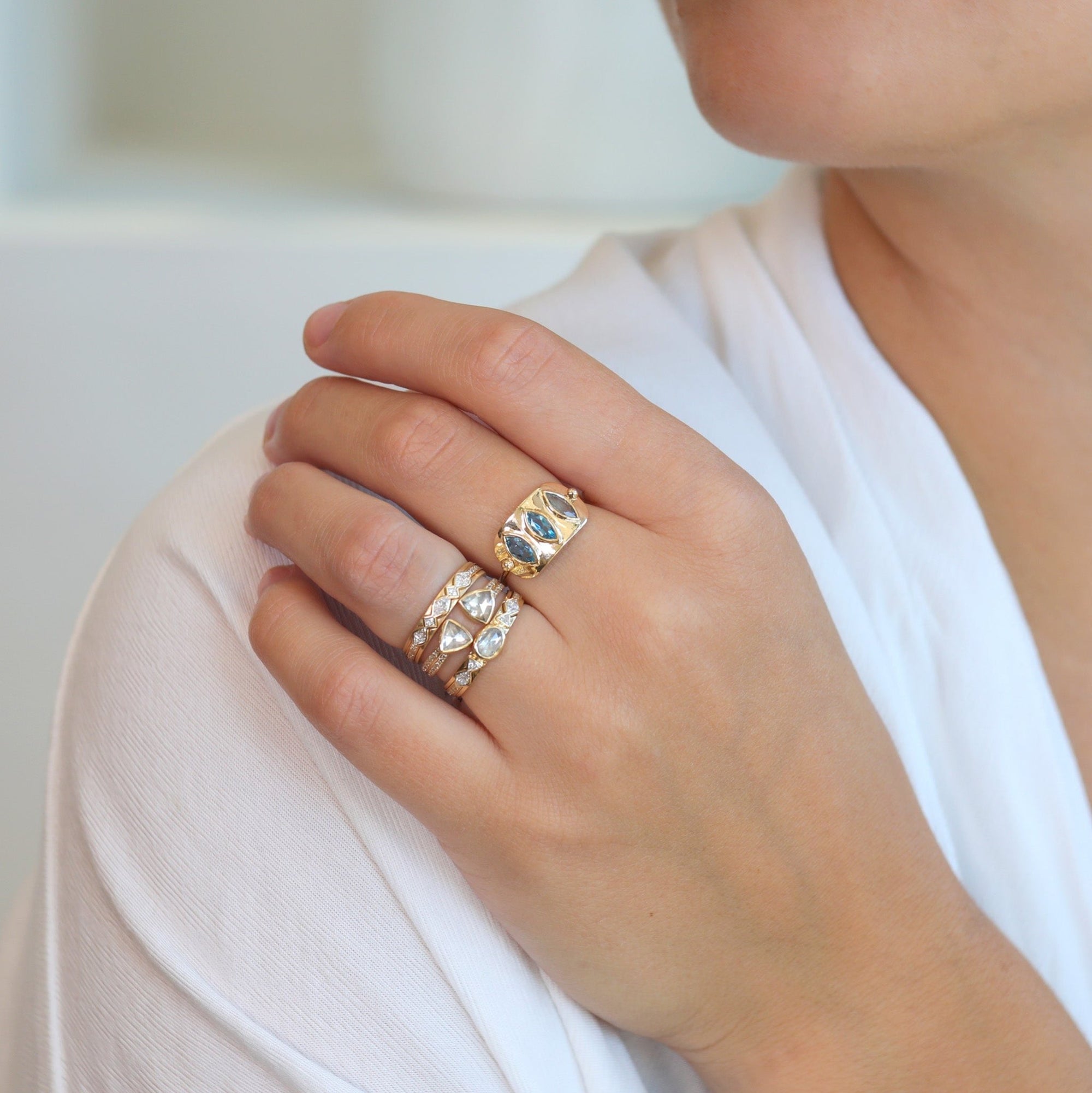 14K Gold Open Double Rose - Cut Grey Diamond Ring - Peridot Fine Jewelry - Celine Daoust