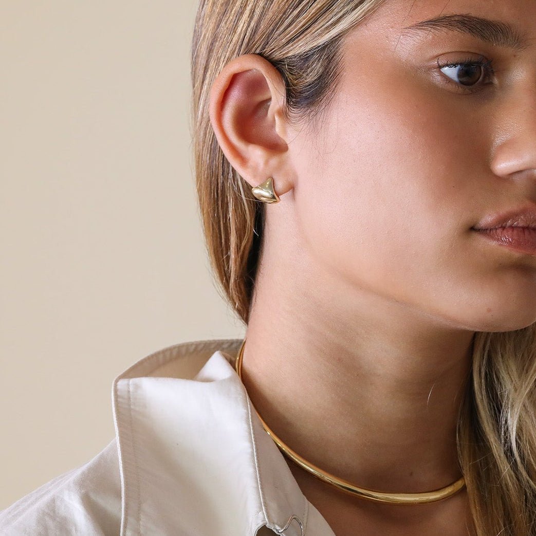 14K Small "Apse" Huggie Hoop Earrings - Peridot Fine Jewelry - Gabriela Artigas