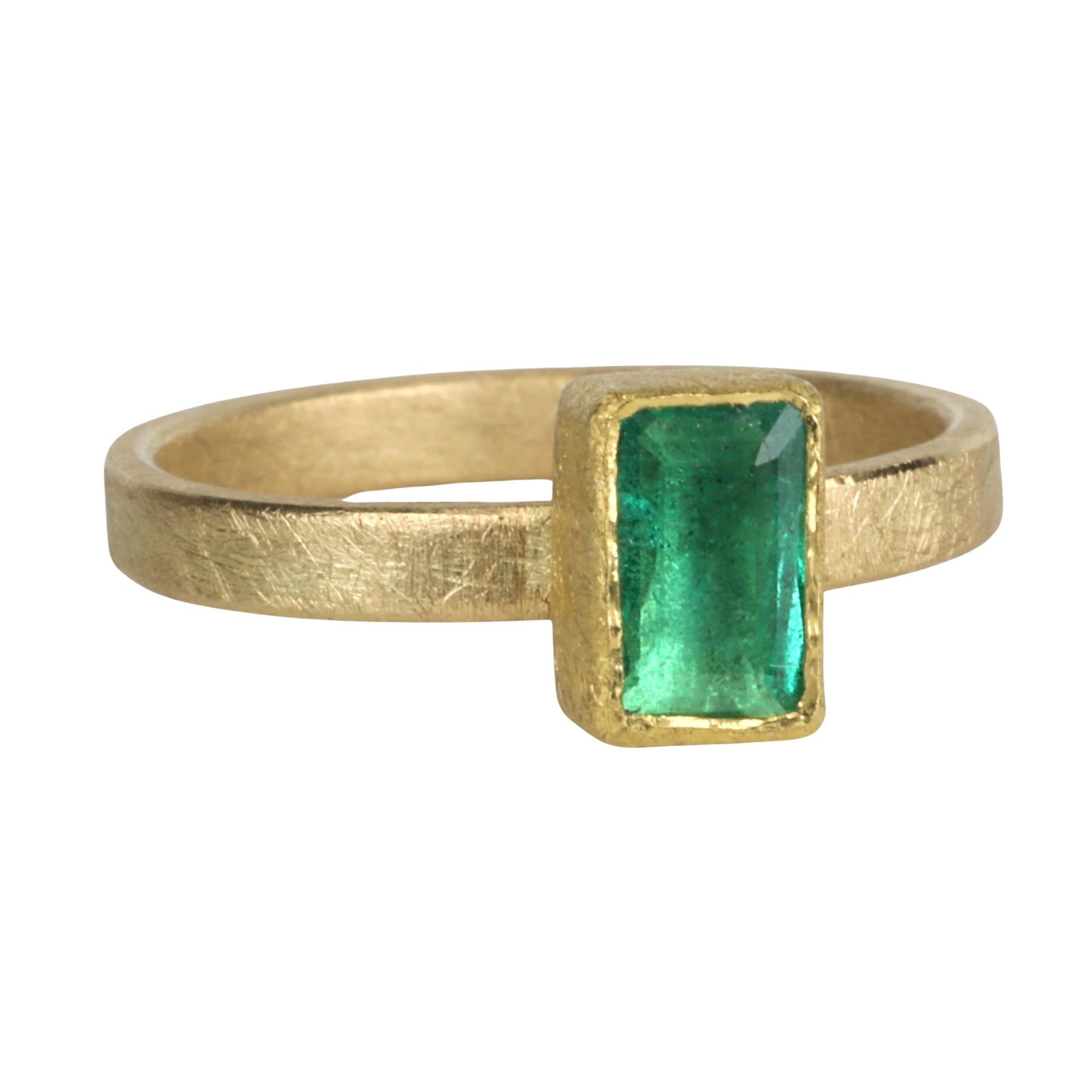 18 &amp; 22K Gold Bezel-Set Rectangular Emerald Ring - Peridot Fine Jewelry - Petra Class