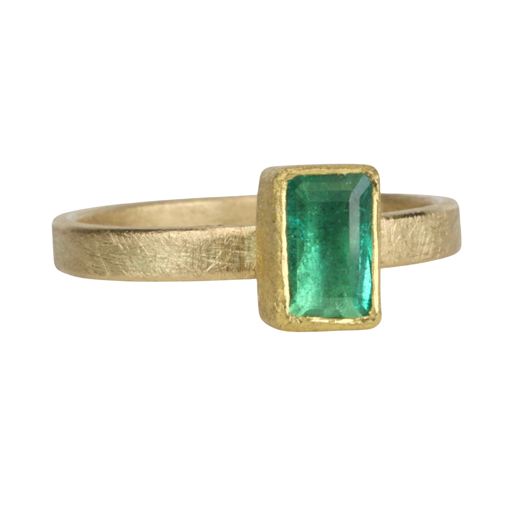 18 &amp; 22K Gold Bezel-Set Rectangular Emerald Ring - Peridot Fine Jewelry - Petra Class