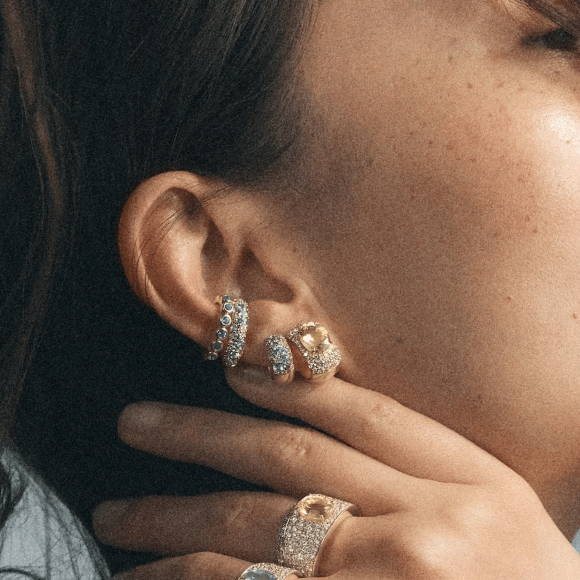 18K Bezel-Set Blue Sapphire "Bubble" Ear Cuff - Peridot Fine Jewelry - Renna