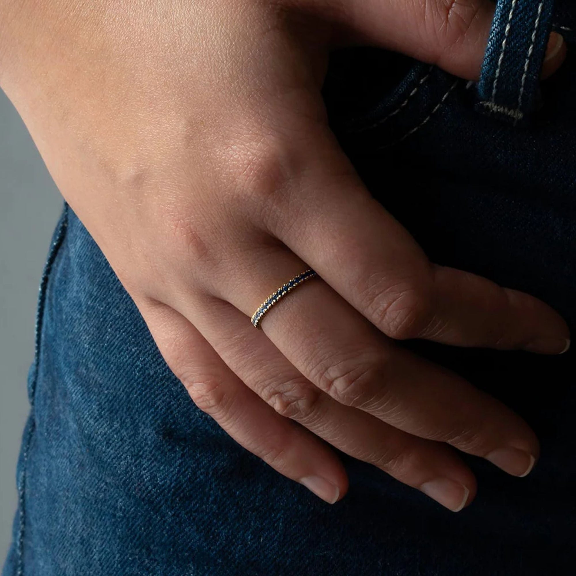 18K "Cove" Ombre Blue Sapphire Fishtail Pave Eternity Ring - Peridot Fine Jewelry - Anne Sportun