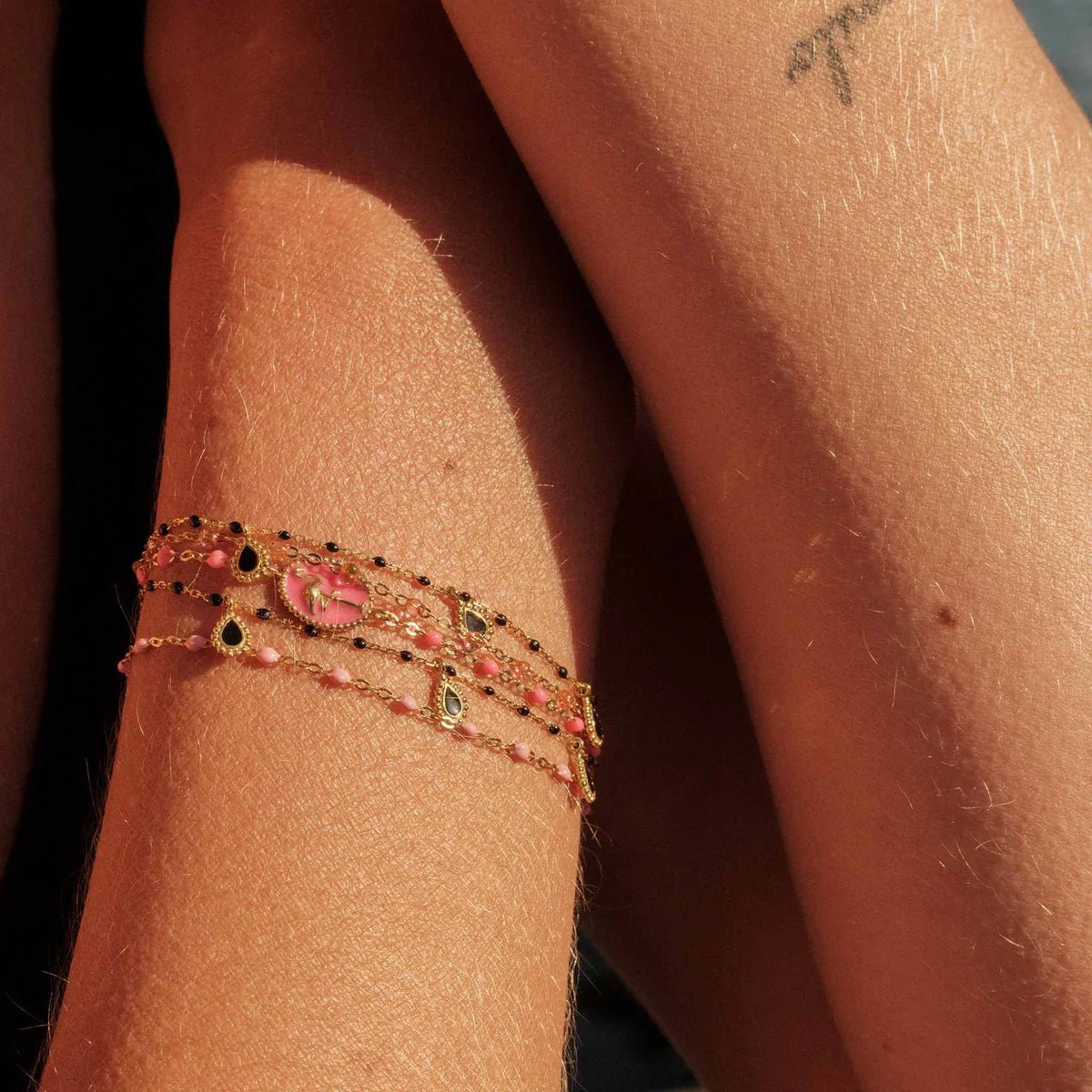 18K Gold and Baby Pink Resin Beaded "Classic" Bracelet - Peridot Fine Jewelry - Gigi Clozeau