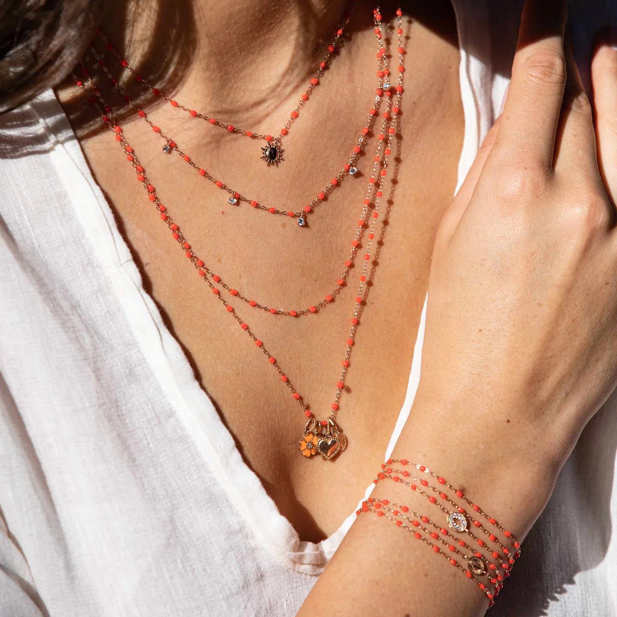 18K Gold and Coral Resin Beaded &quot;Classic&quot; Necklace - Peridot Fine Jewelry - Gigi Clozeau