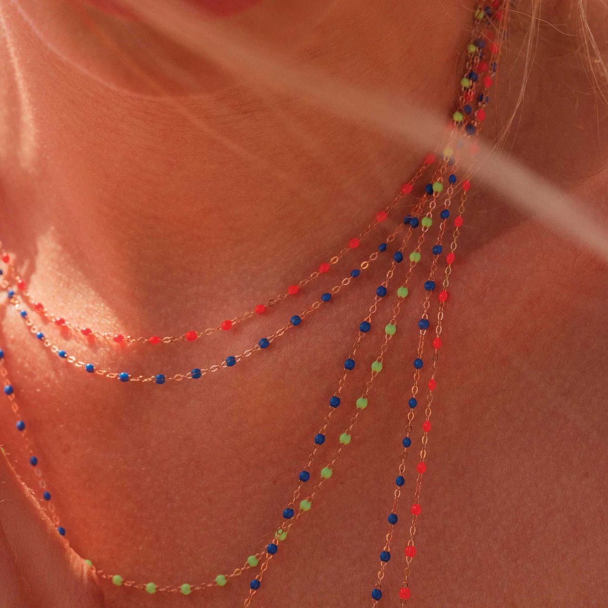 18K Gold and Coral Resin Beaded &quot;Classic&quot; Necklace - Peridot Fine Jewelry - Gigi Clozeau