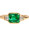 18K Gold Art Deco Emerald Ring with Baguette Diamonds - Peridot Fine Jewelry - Artemer