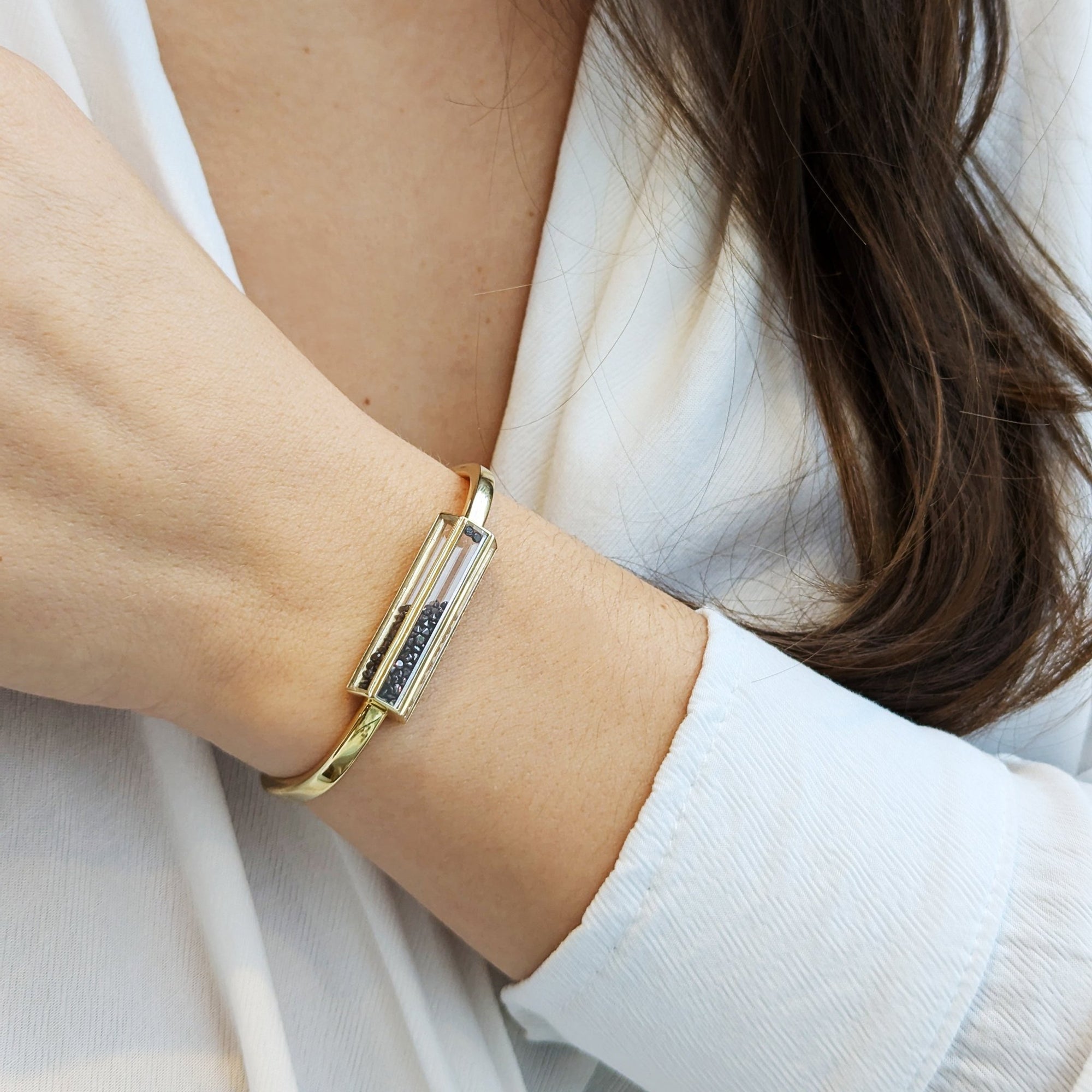 18K Gold Black Diamond &quot;Shake&quot; Bangle - Peridot Fine Jewelry - Moritz Glik