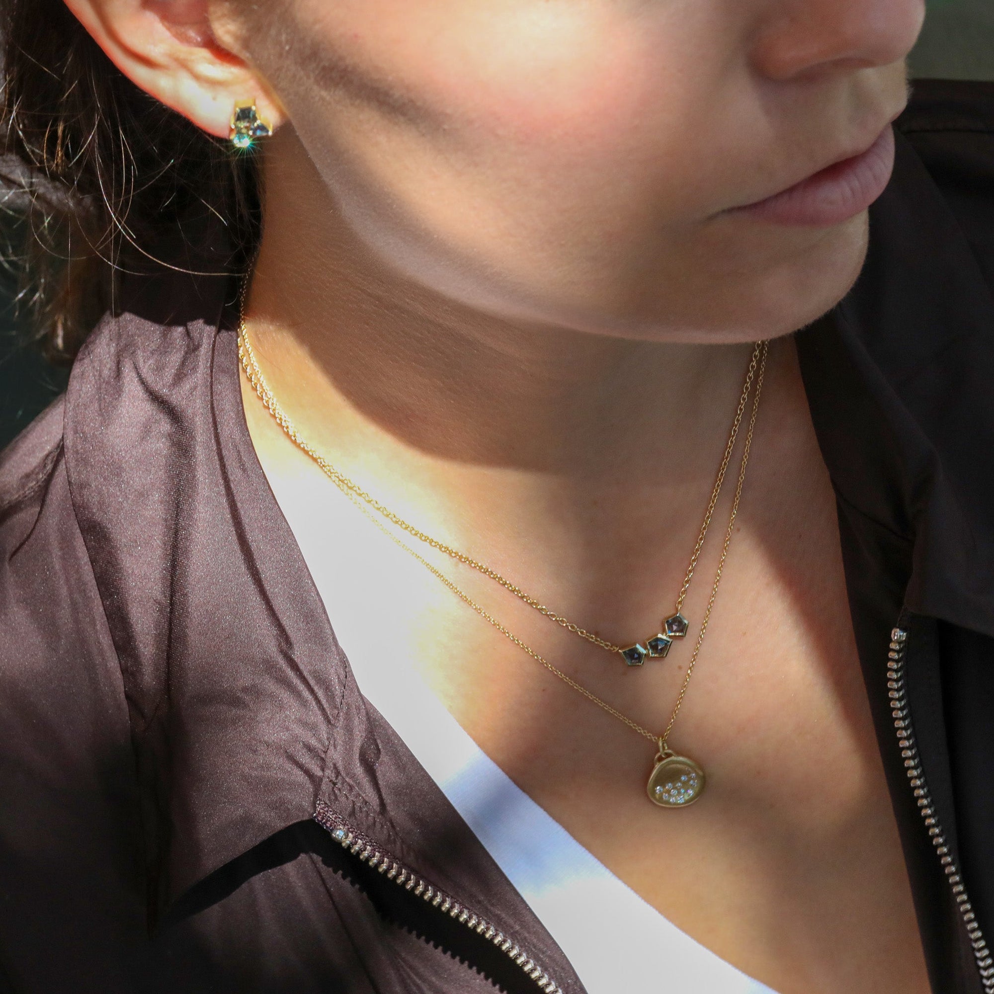 18K Gold Cluster Studs With Geometric Shaped Sapphires &amp; Apatites - Peridot Fine Jewelry - Ali Dumont