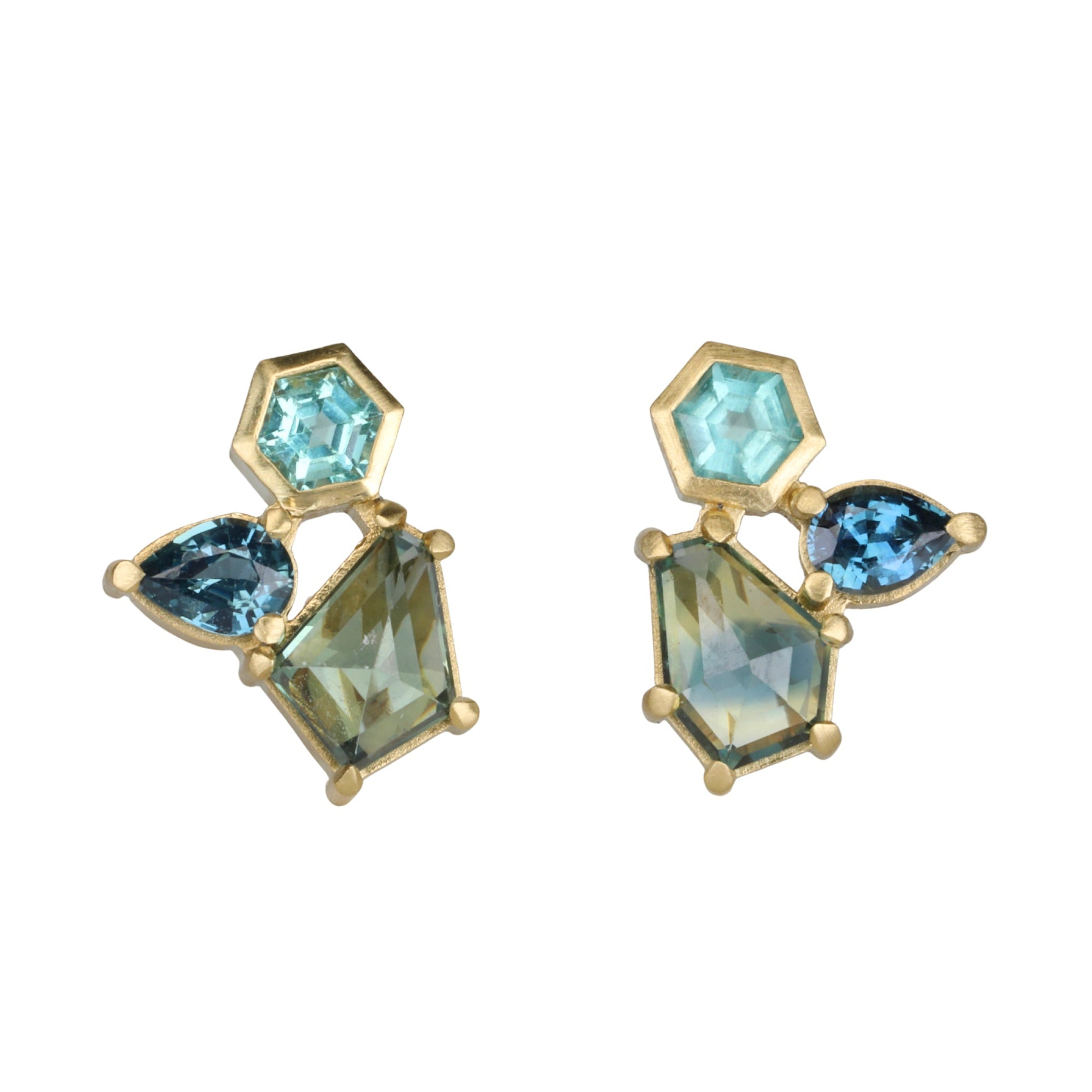 18K Gold Cluster Studs With Geometric Shaped Sapphires &amp; Apatites - Peridot Fine Jewelry - Ali Dumont