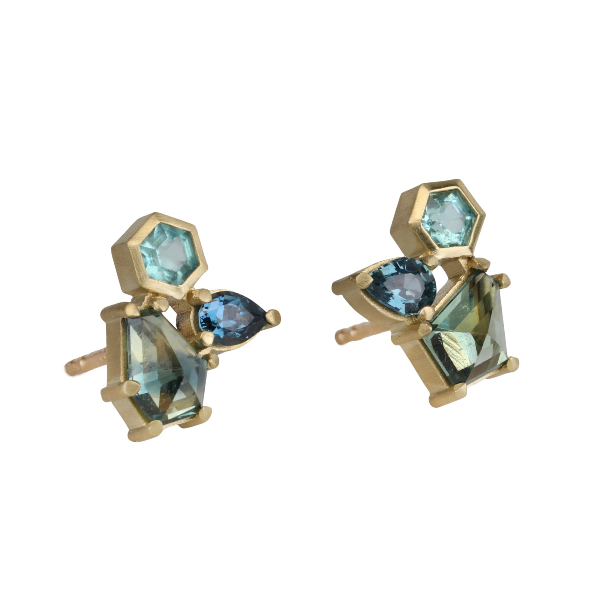 18K Gold Cluster Studs With Geometric Shaped Sapphires &amp; Apatites - Peridot Fine Jewelry - Ali Dumont