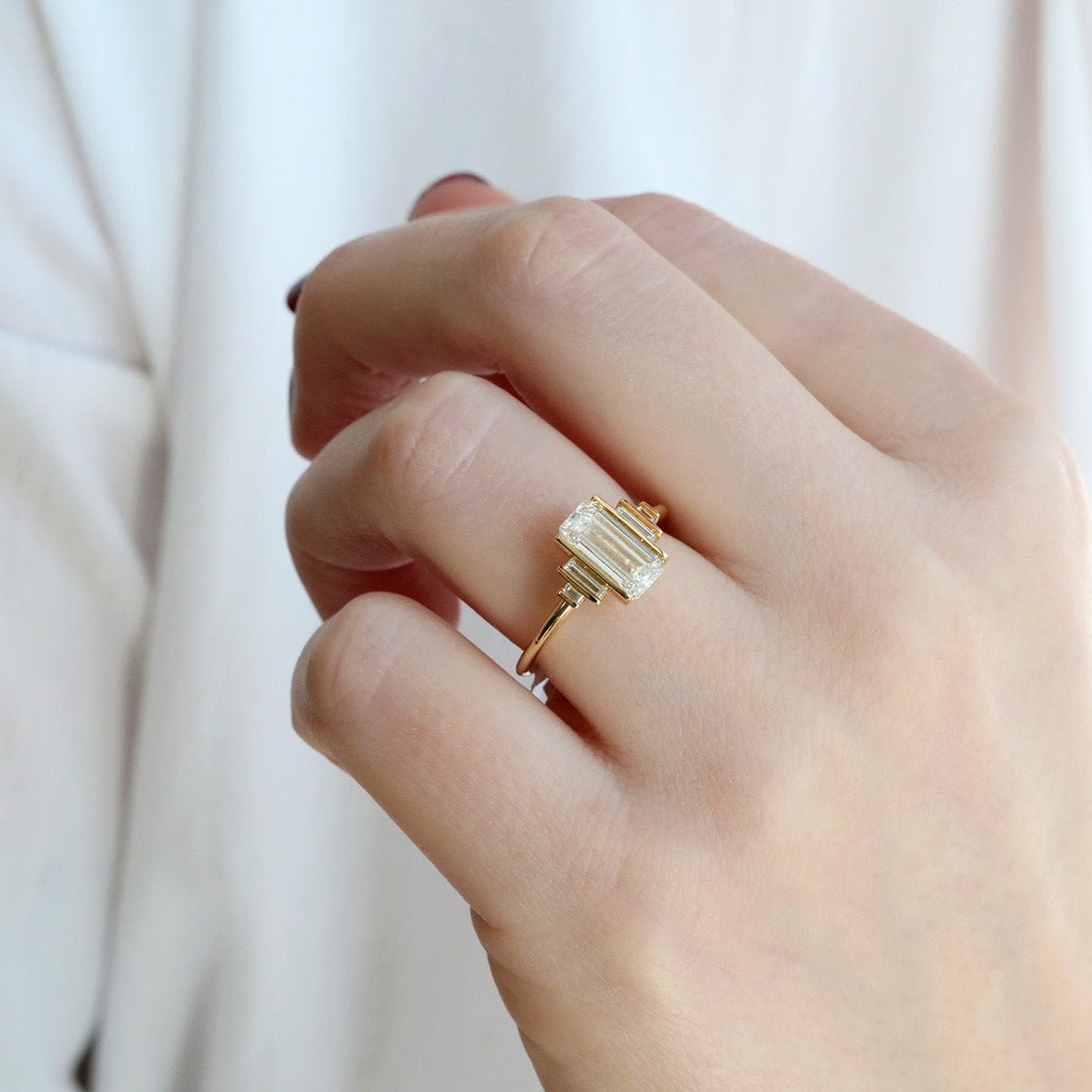 18K Gold Emerald - Cut Diamond Geometric Ring with Lab - Grown Center - Peridot Fine Jewelry - Artemer