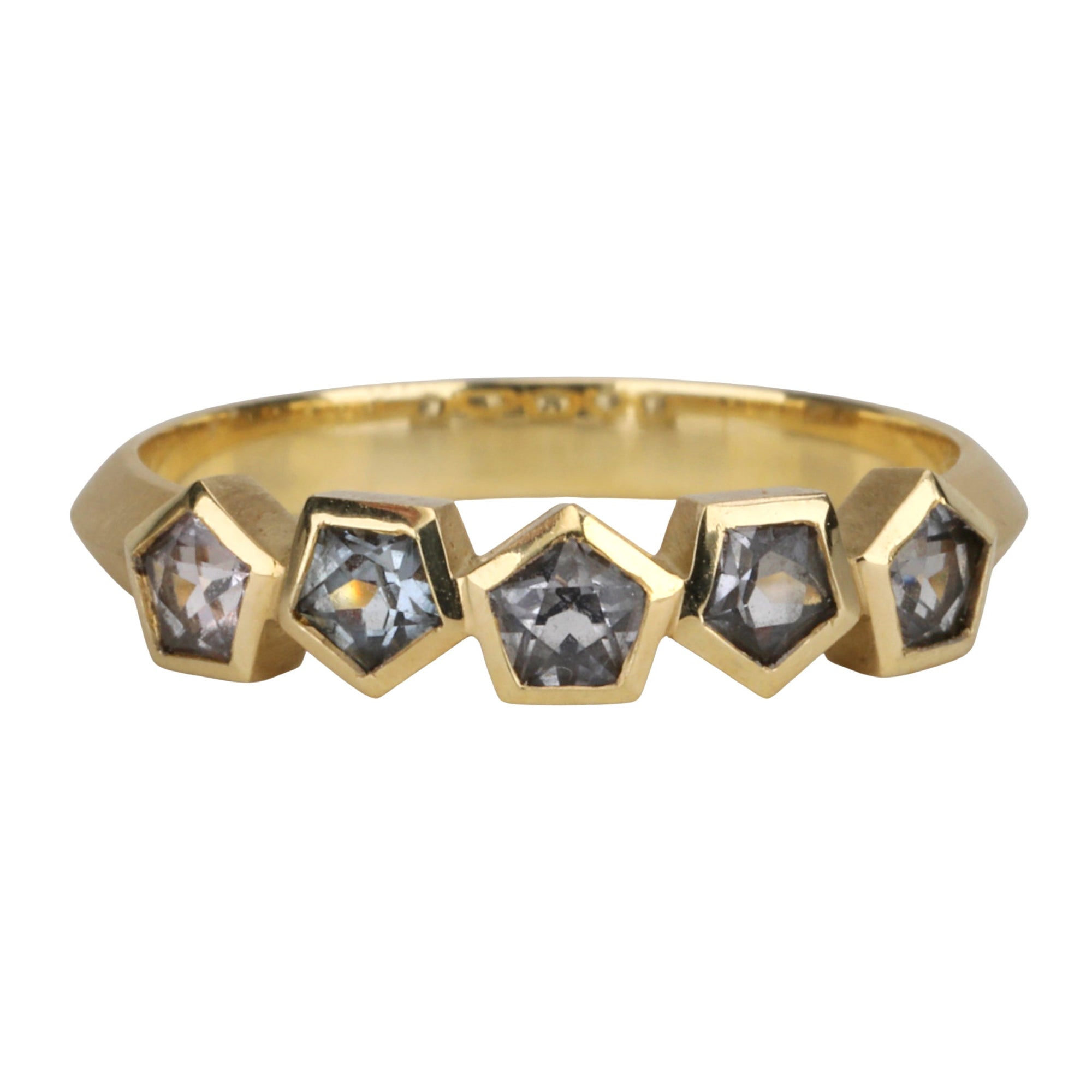 18K Gold Five Pentagonal Bezel - Set Blue Spinel Ring on Knife Edge Band - Peridot Fine Jewelry - Ali Dumont
