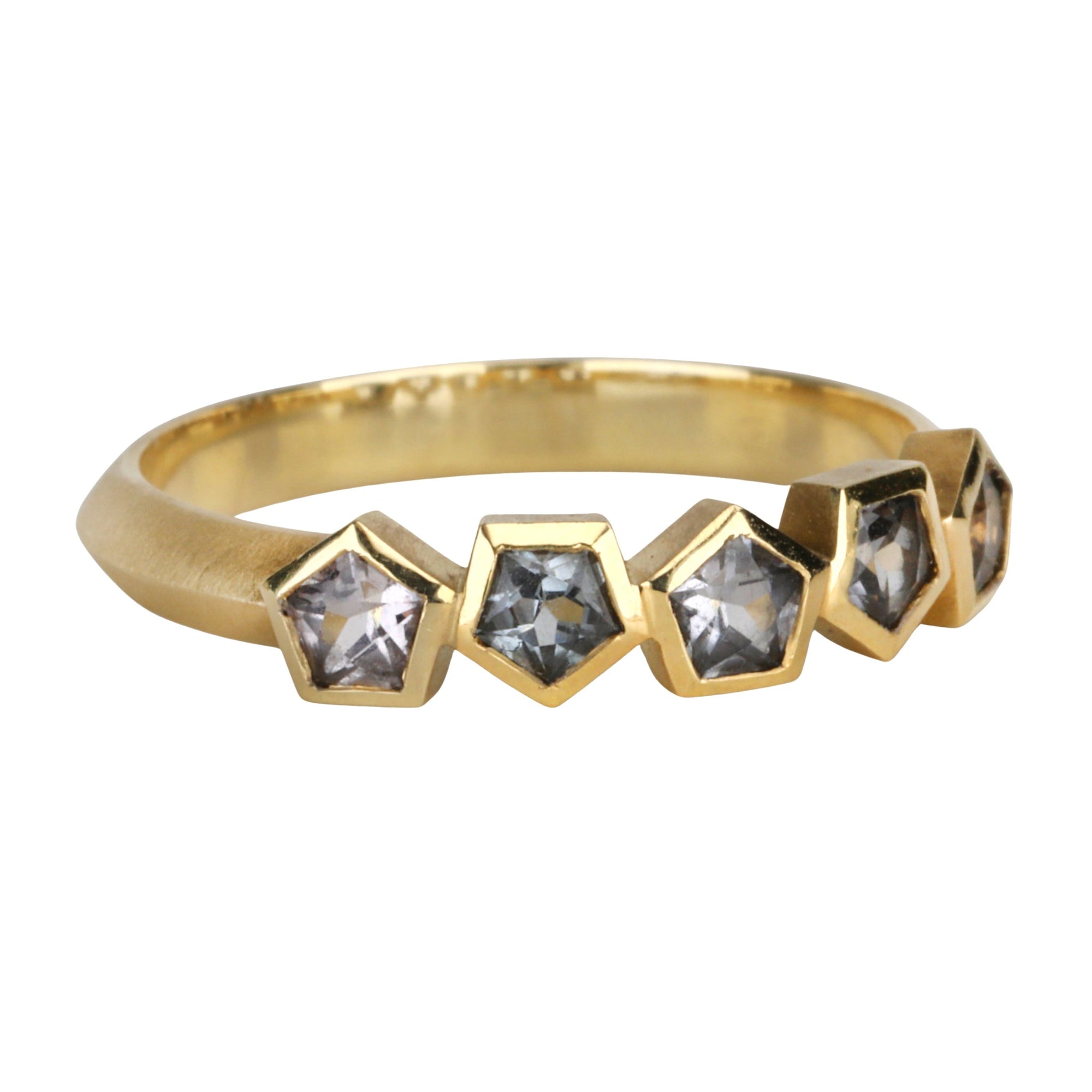 18K Gold Five Pentagonal Bezel - Set Blue Spinel Ring on Knife Edge Band - Peridot Fine Jewelry - Ali Dumont