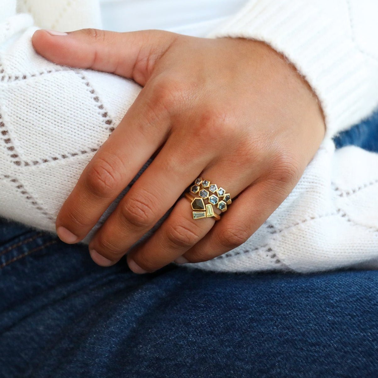 18K Gold Four Pentagonal Bezel - Set Blue Spinel Ring on a Knife Edge Band - Peridot Fine Jewelry - Ali Dumont