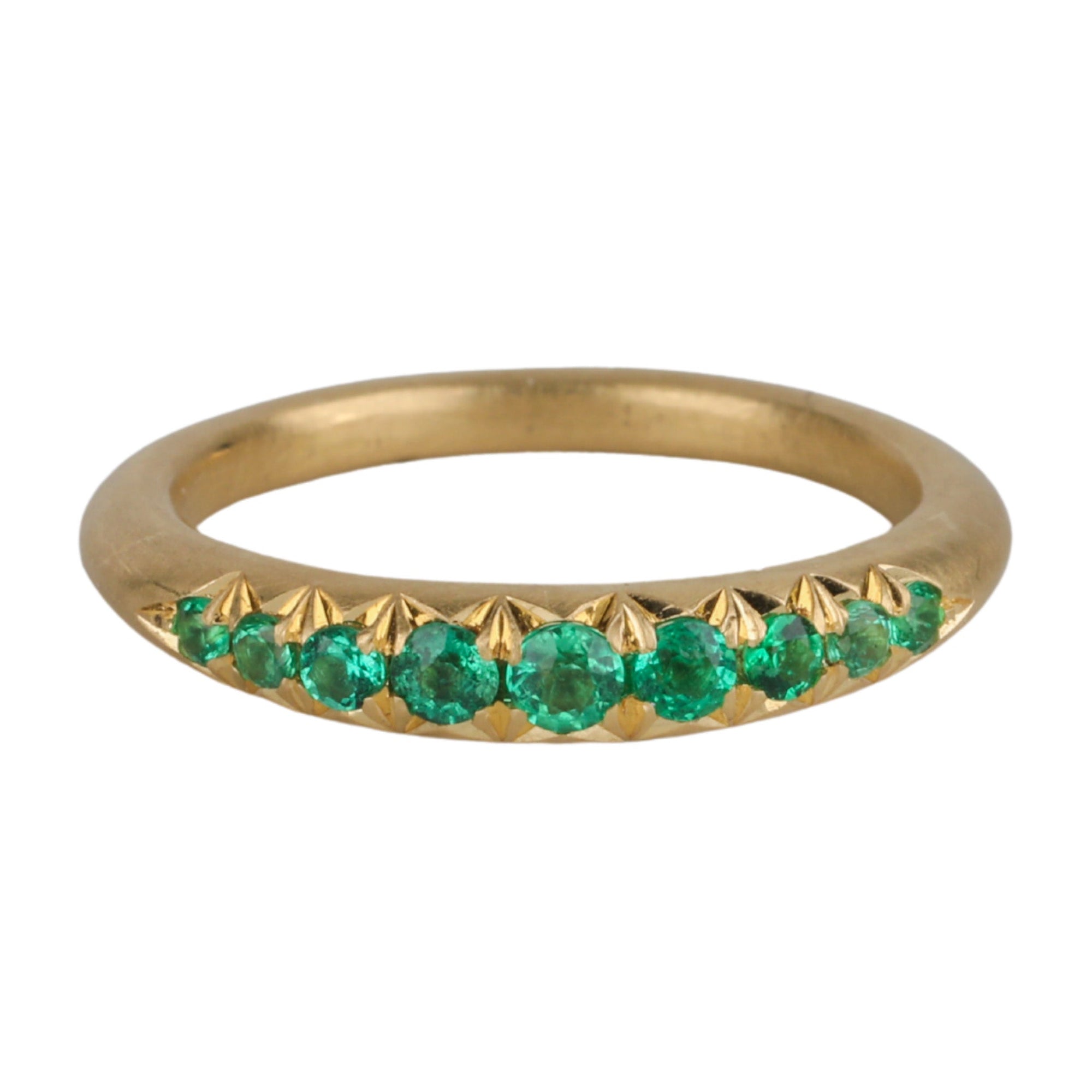 18K Gold Graduated Emerald Tapered Band - Peridot Fine Jewelry - Annie Fensterstock