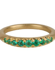 18K Gold Graduated Emerald Tapered Band - Peridot Fine Jewelry - Annie Fensterstock