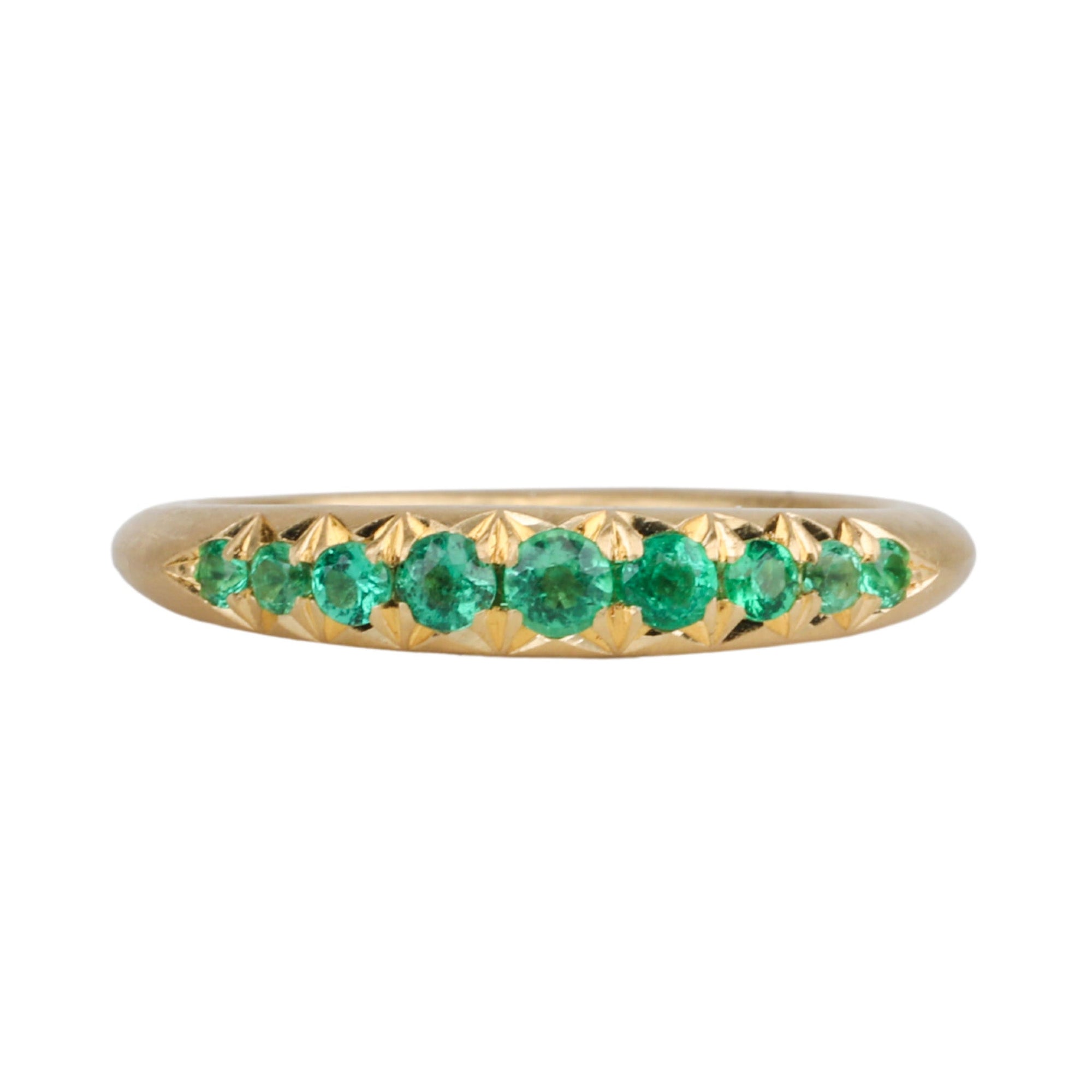 18K Gold Graduated Emerald Tapered Band - Peridot Fine Jewelry - Annie Fensterstock