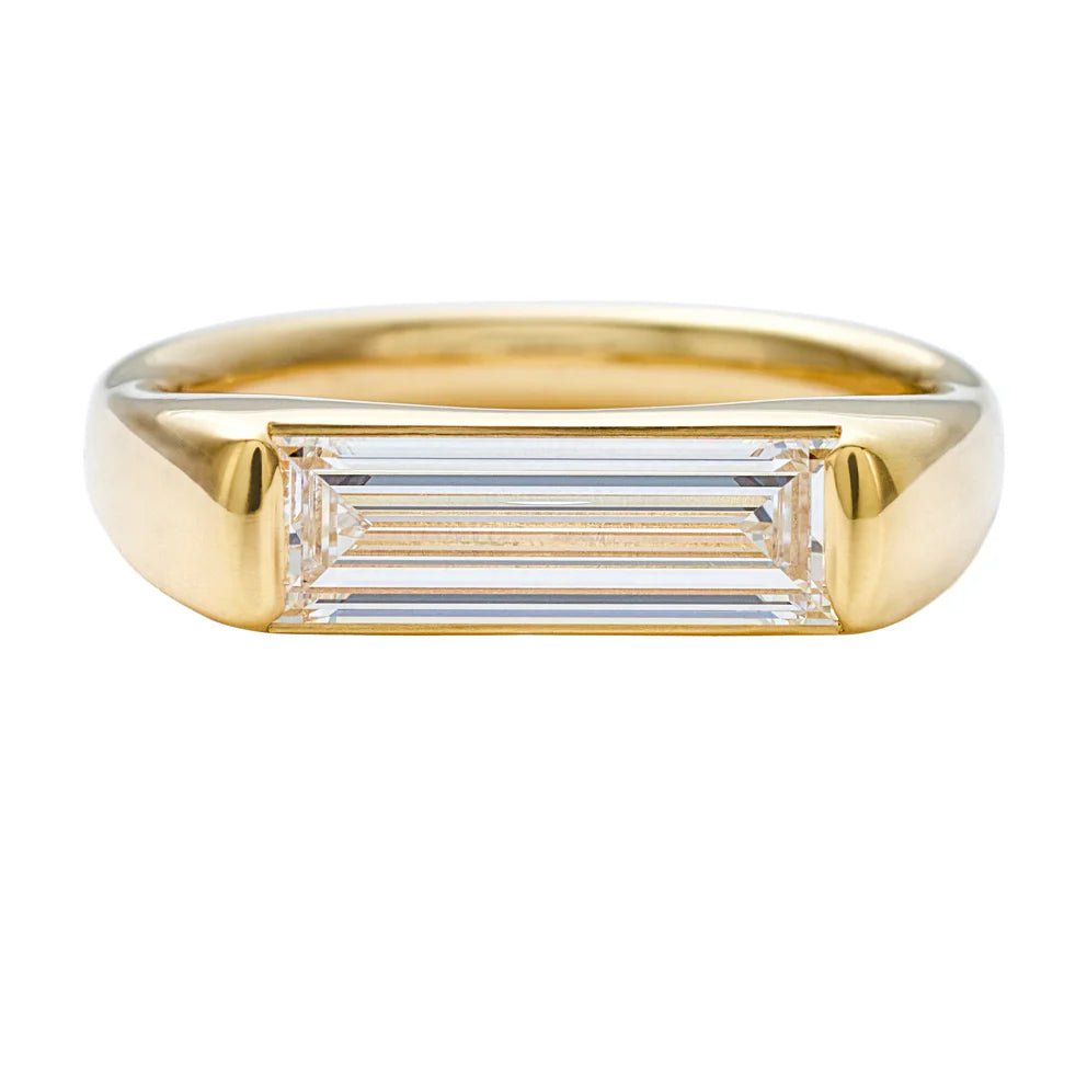 18K Gold Minimalist Solitaire Ring with Baguette Diamond - Peridot Fine Jewelry - Artemer