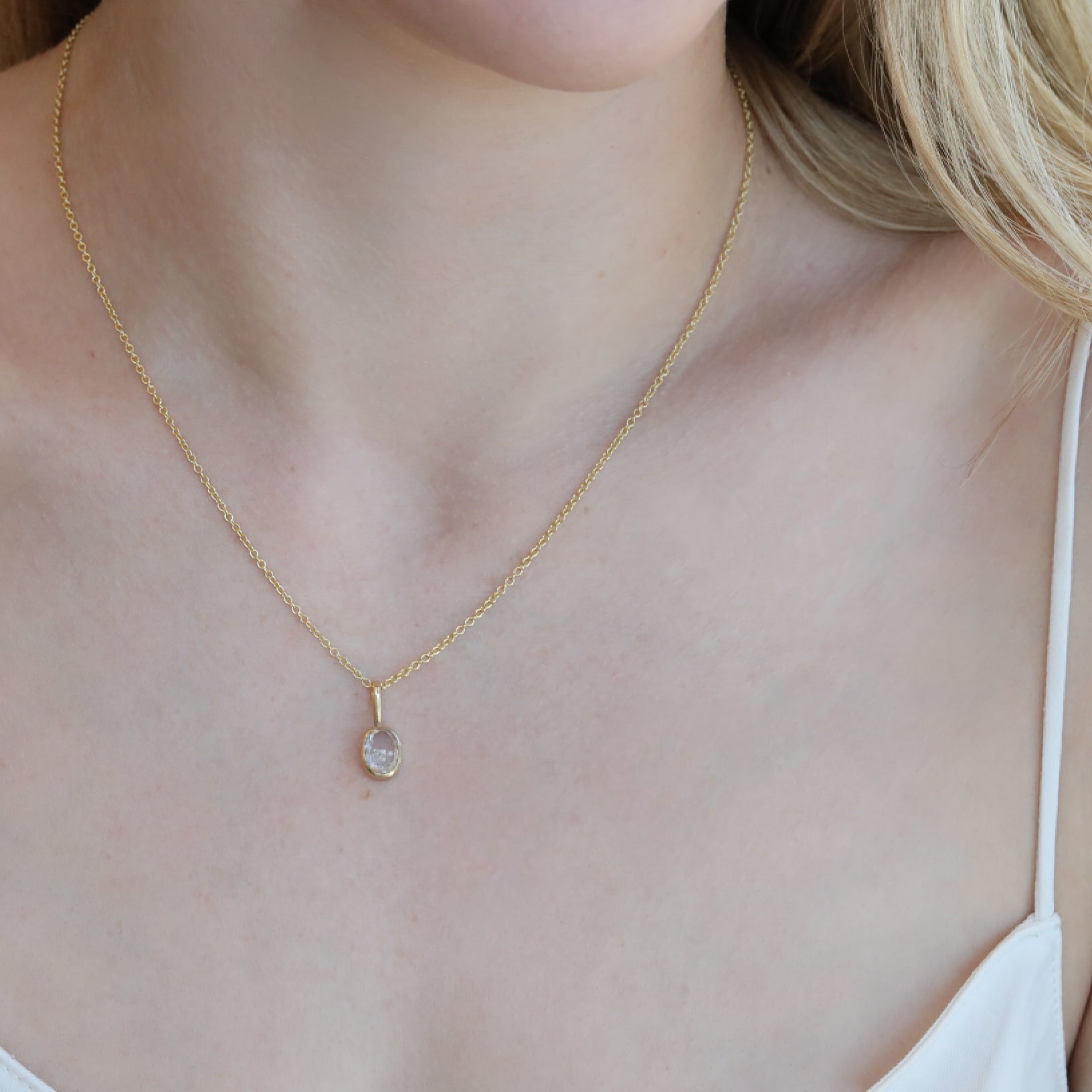 18K Gold Oval Shaped &quot;Oh&quot; Diamond &quot;Shake&quot; Charm