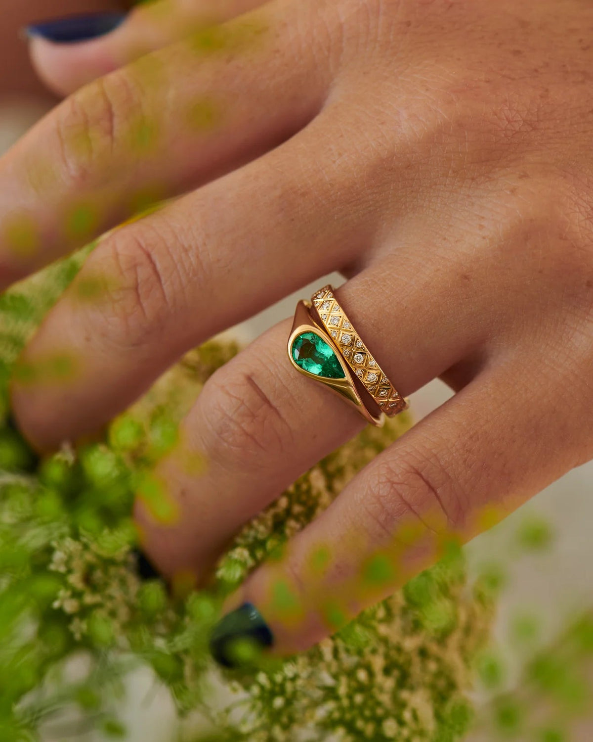 18K Gold Pear Shaped Emerald Solitaire Ring - Peridot Fine Jewelry - Artemer