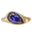 18K Gold Pear Shaped Sapphire Solitaire Ring - Peridot Fine Jewelry - Artemer