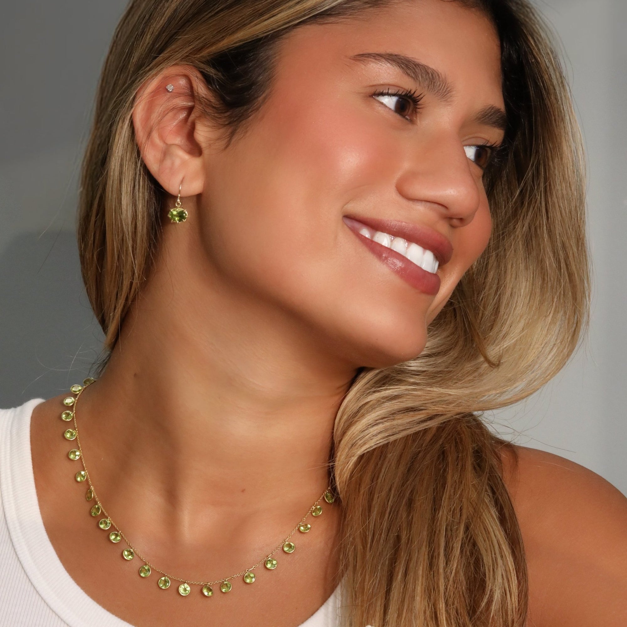 18K Gold Round Bezel-Set Peridot "Fringe" Necklace - Peridot Fine Jewelry - Kothari