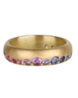 18K Gold Rounded Band with a Row of Varying - Sized Ombre Pink, Purple & Blue Sapphires - Peridot Fine Jewelry - Annie Fensterstock