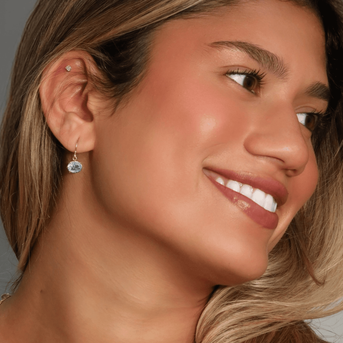 18K Mini Oval Prong-Set Faceted Aquamarine Earrings - Peridot Fine Jewelry - Rosanne Pugliese