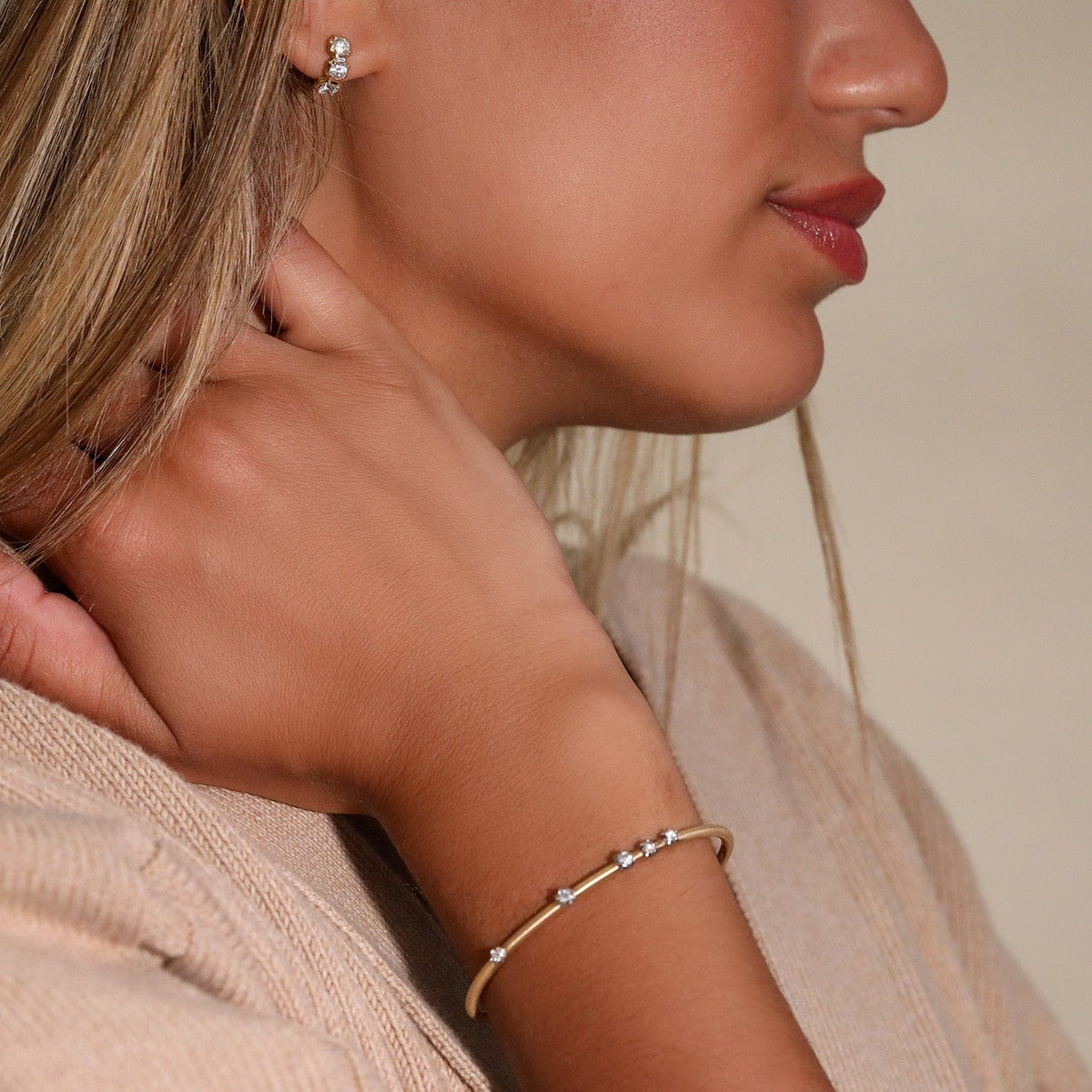 18K & Platinum Two Tone "Constellation" Plie Bangle with Five Scattered Diamonds - Peridot Fine Jewelry - Jade Trau