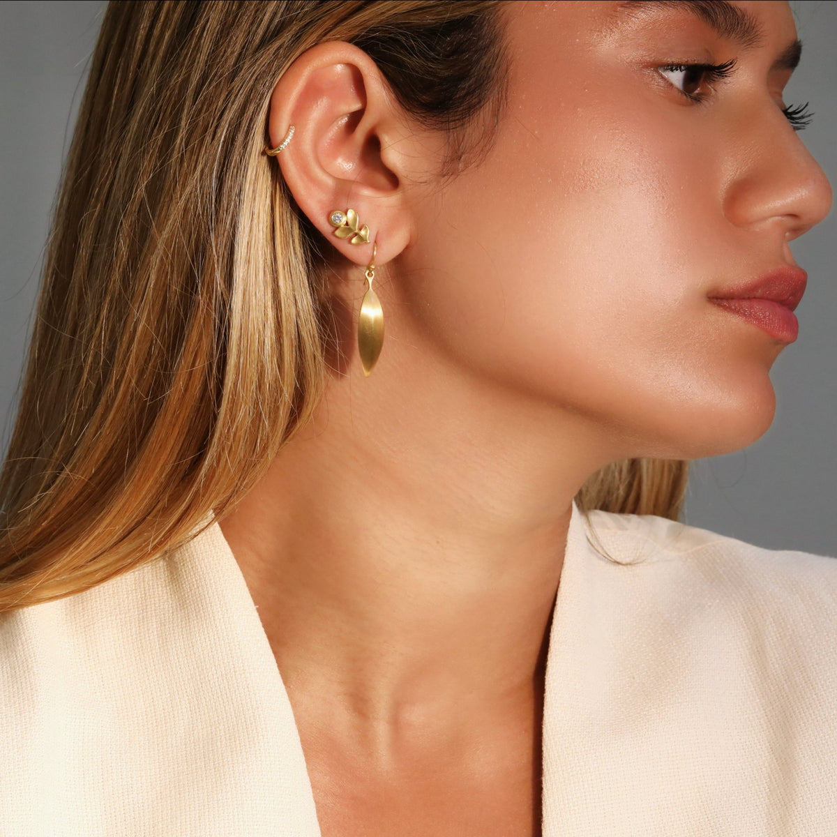 20K Gold Curved Leaf Earrings - Peridot Fine Jewelry - Caroline Ellen