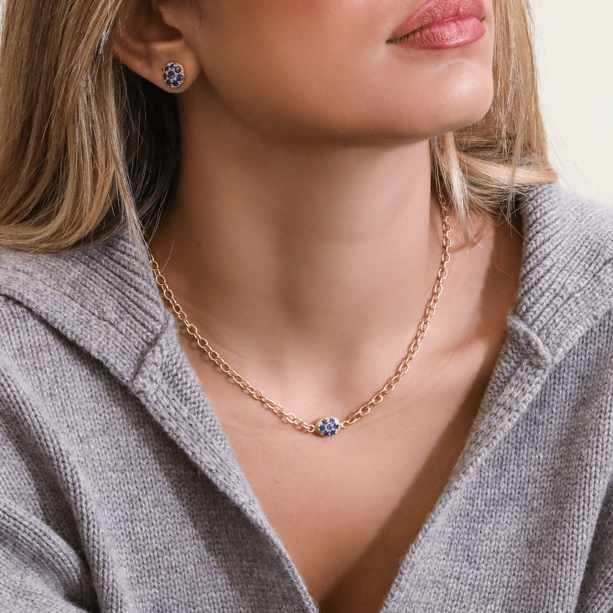 20K Handmade Chain Necklace with Double - Sided Blue Sapphire "Nugget" Centerpiece - Peridot Fine Jewelry - Caroline Ellen