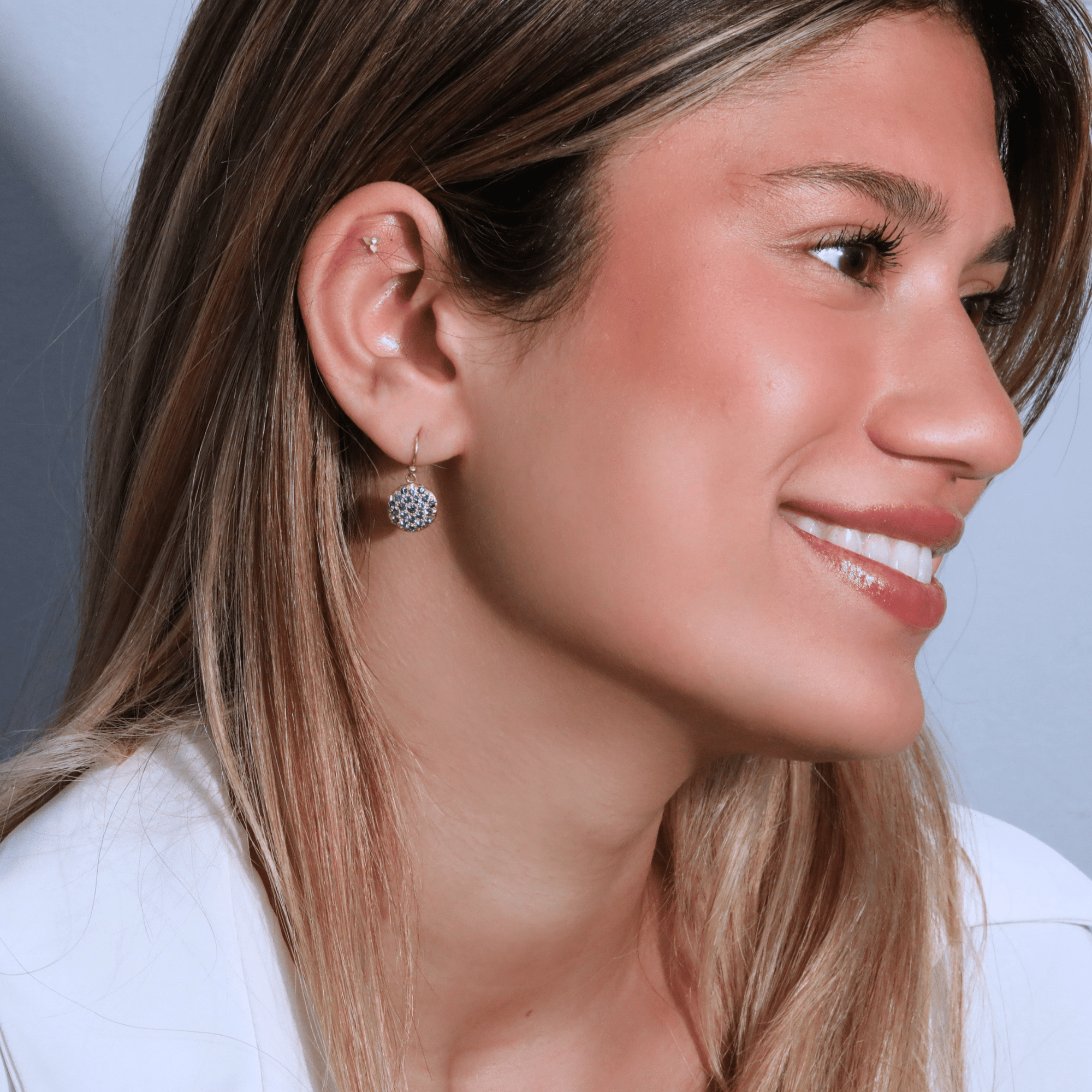 20K Round Medium "Lentil" Earrings with Pave Blue Sapphires - Peridot Fine Jewelry - Caroline Ellen