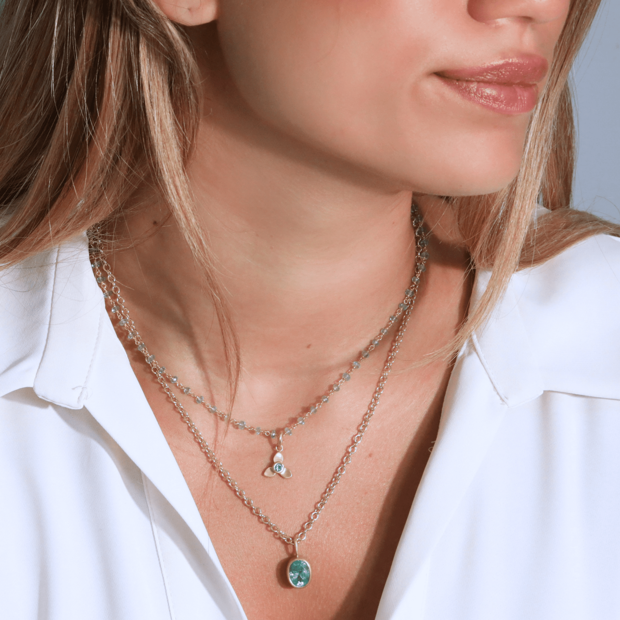 20K Three - Petal Flower Petal with Bezel Set Emerald - Peridot Fine Jewelry - Caroline Ellen