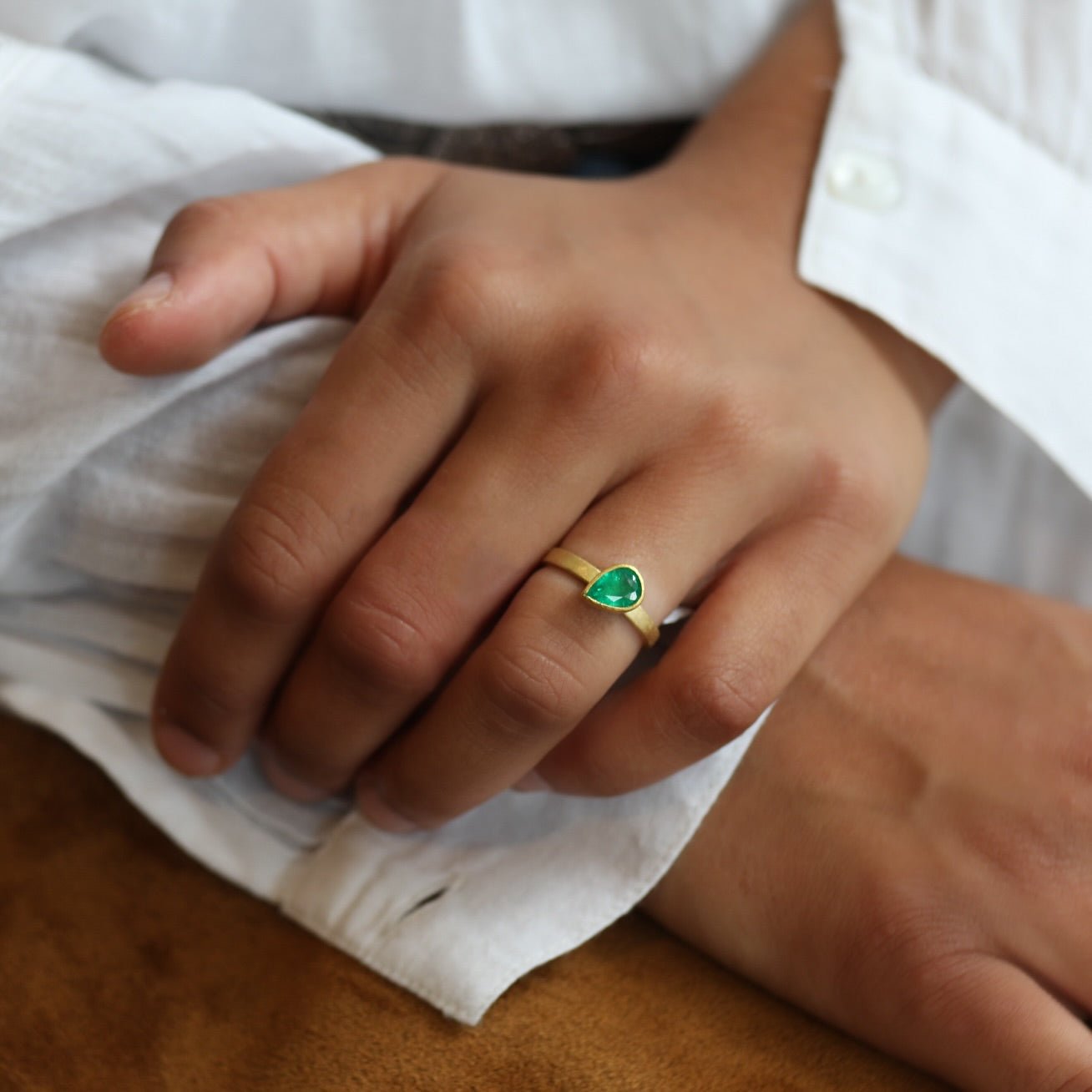 22K &amp; 18K Gold Bezel - Set Faceted Teardrop Zambian Emerald Ring - Peridot Fine Jewelry - Petra Class