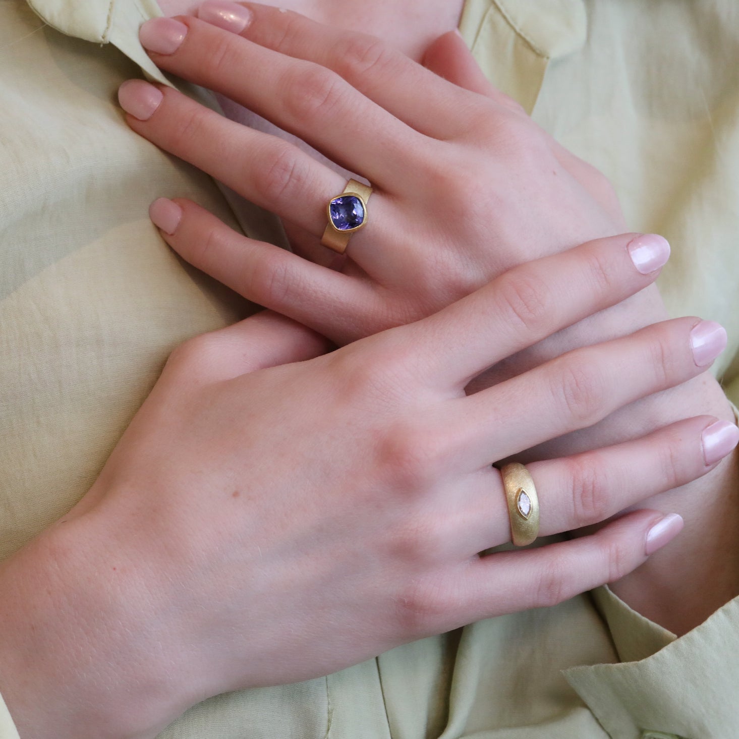 22K &amp; 18K Indigo Colored Tanzanite Ring - Peridot Fine Jewelry - Petra Class