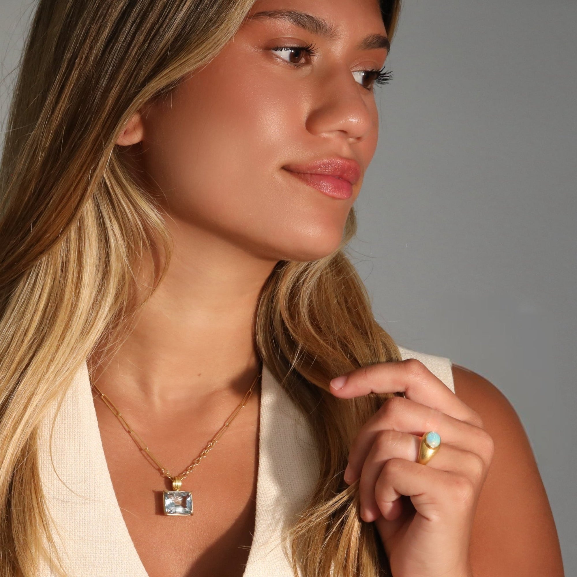 22K &amp; 18K Prong-Set Emerald Cut Blue Moss Aquamarine Pendant - Peridot Fine Jewelry - Rosanne Pugliese